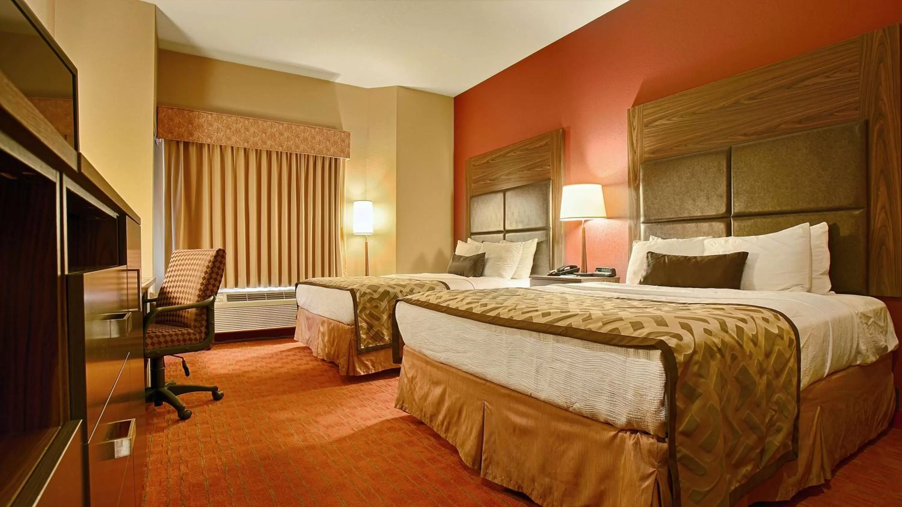 Queen Suite with Sofa Bed in Best Western Plus Tulsa Woodland Hills Hotel and Suites