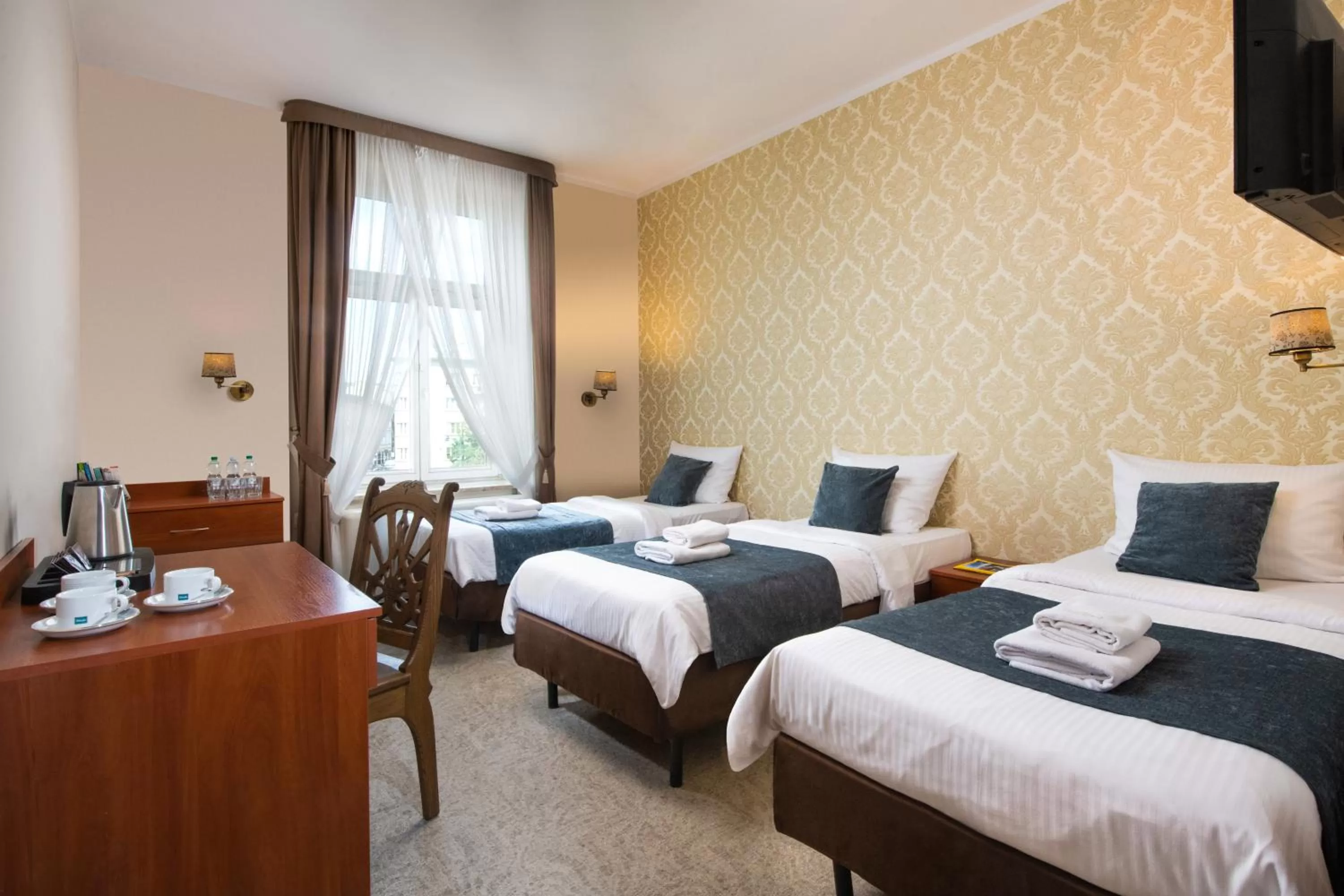 Quadruple Room in Aparthotel Globus Self-Check in