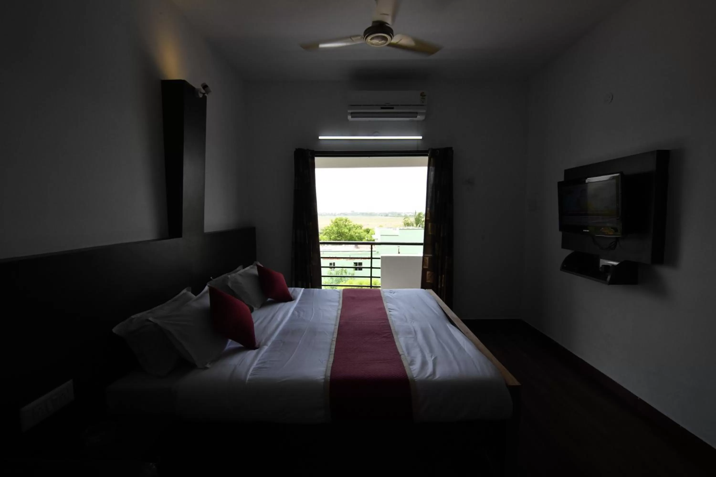 Standard Double or Twin Room in Lake View Hotel