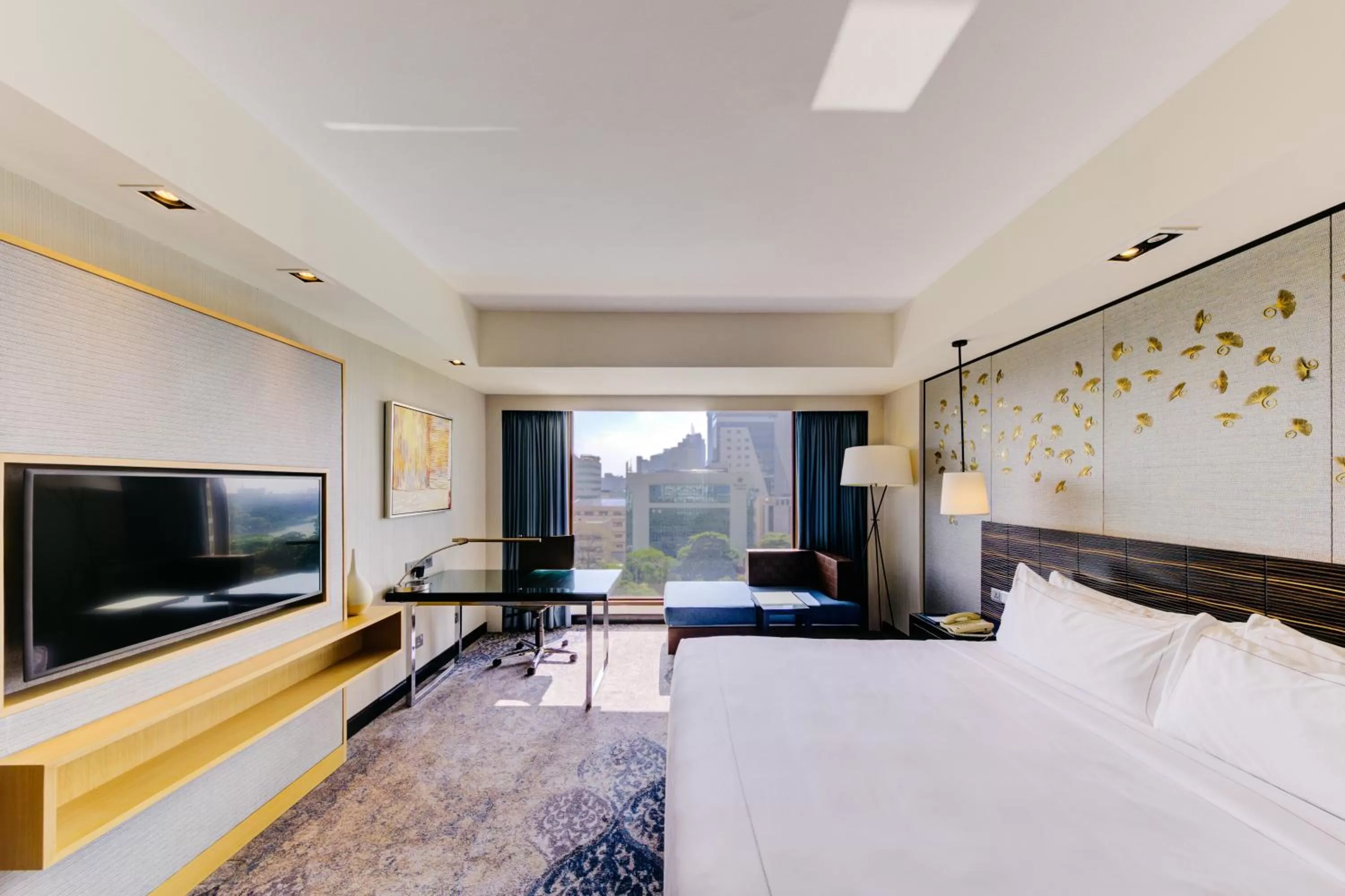 Executive Suite with Lounge access - single occupancy in Cinnamon Grand Colombo