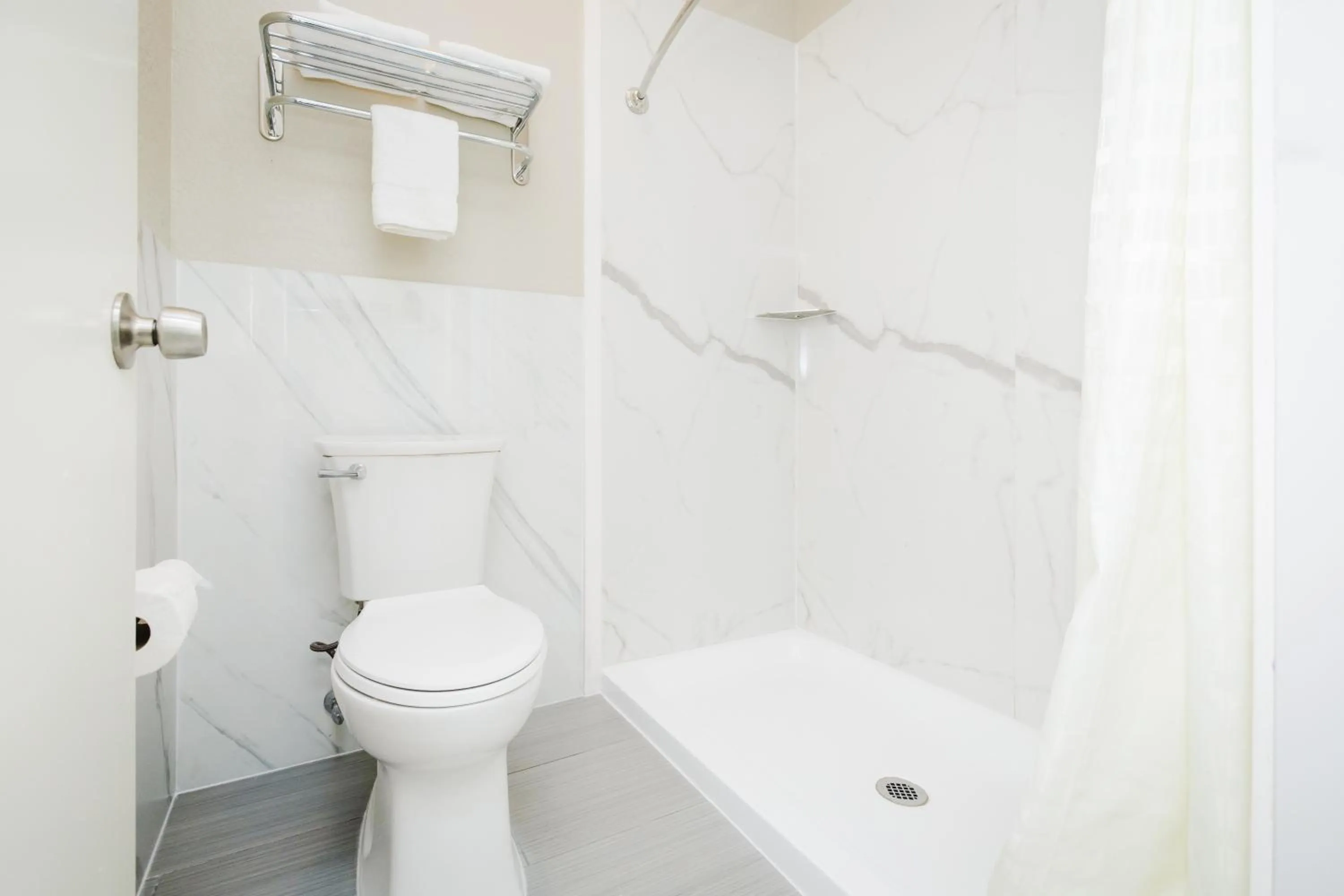 King Suite with Spa Bath in Winchester Inn and Suites Humble/IAH/North Houston