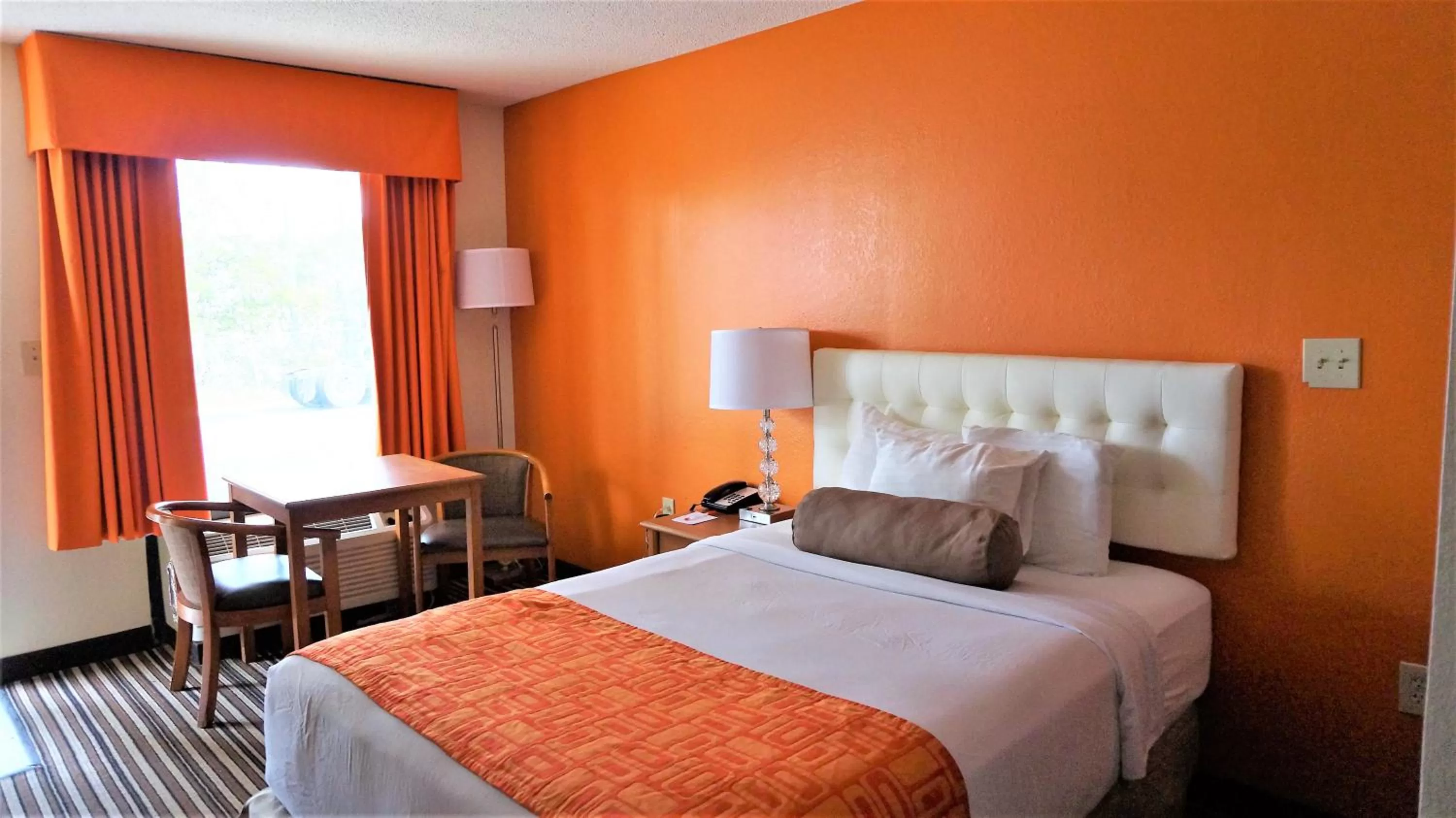 Double Room - Mobility Access/Non-Smoking in Howard Johnson by Wyndham Greensboro Near the Coliseum