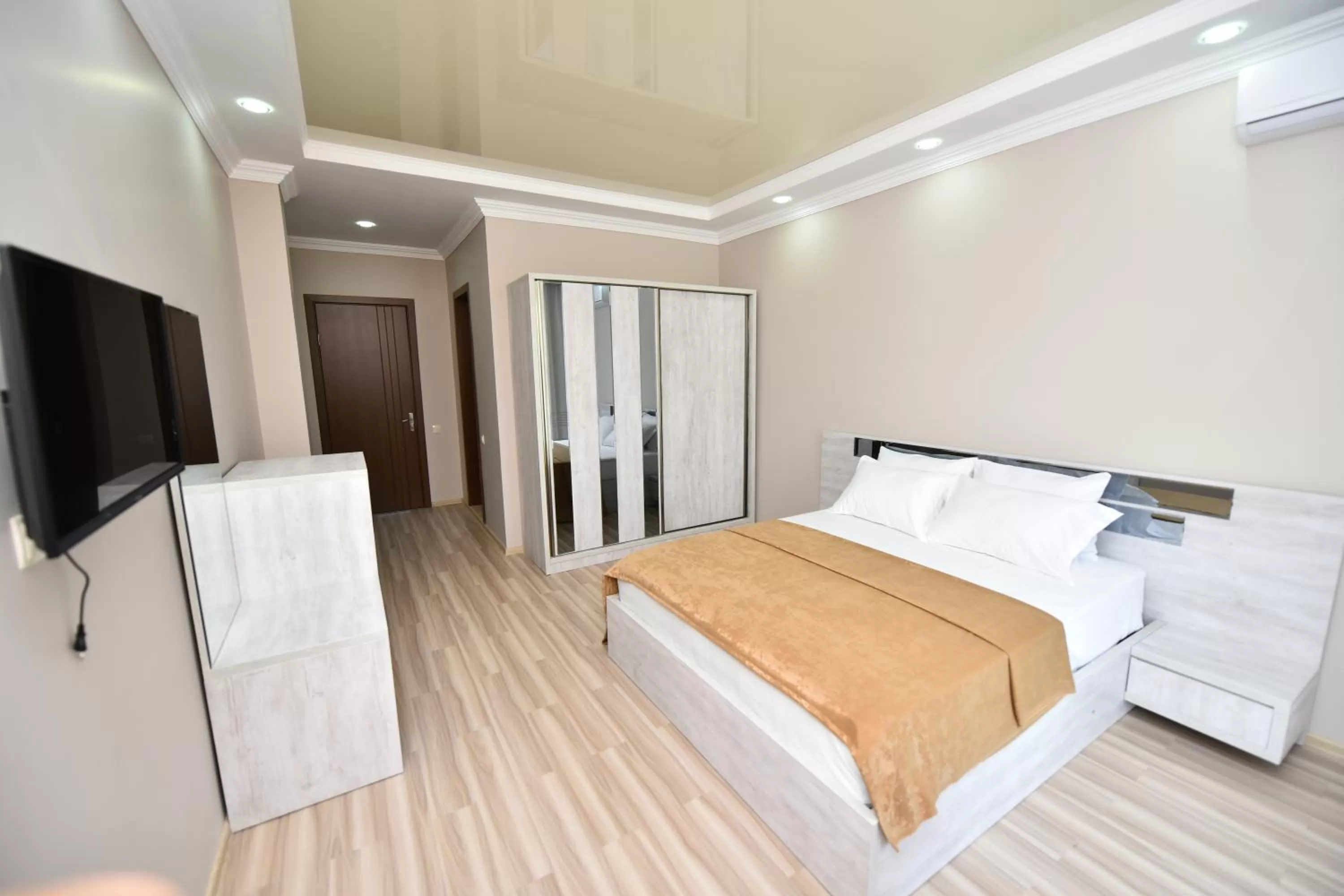 Standard King Room in Hotel Skyline Batumi