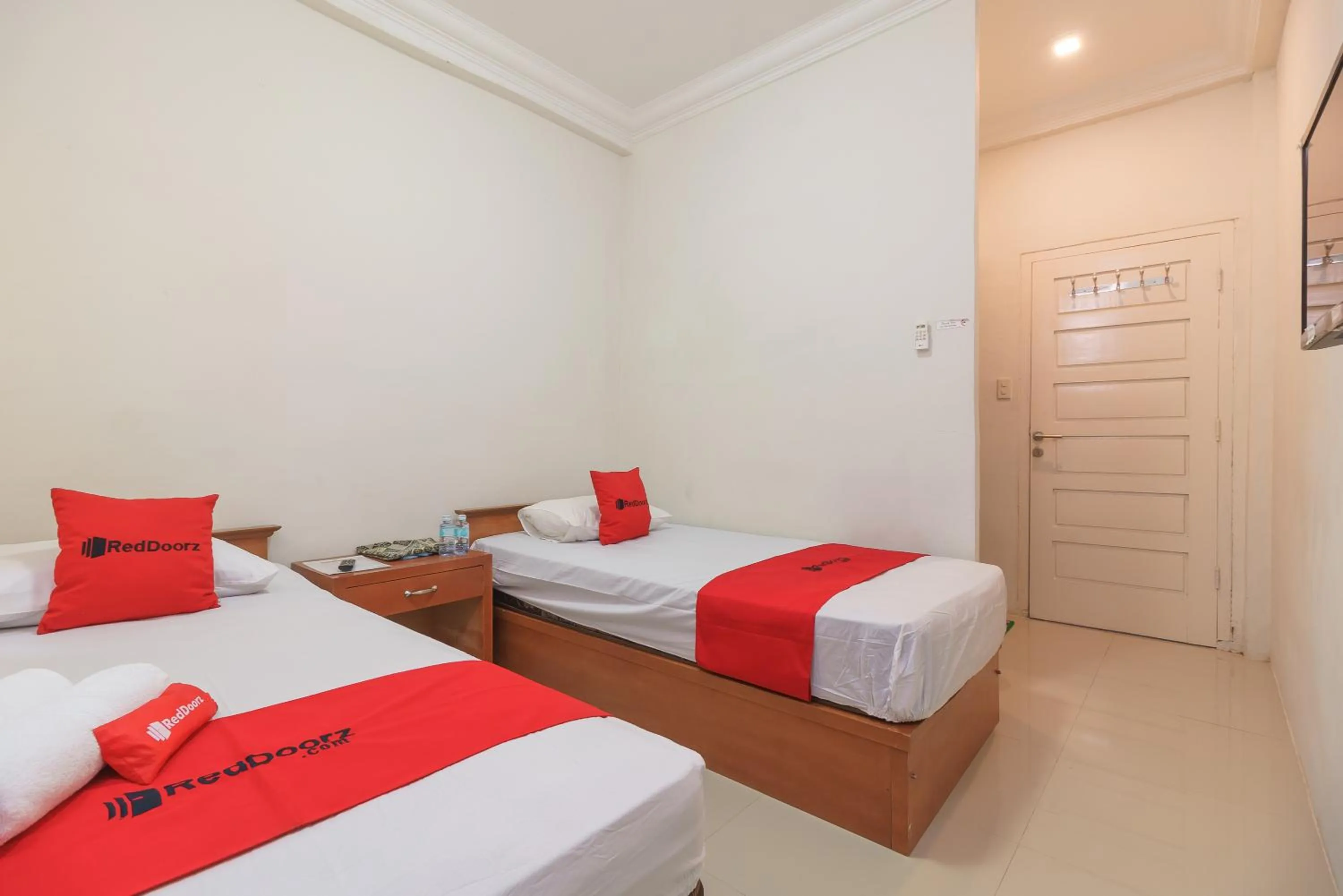 Twin Room in RedDoorz Syariah @ Panglima Nyak Makam Aceh