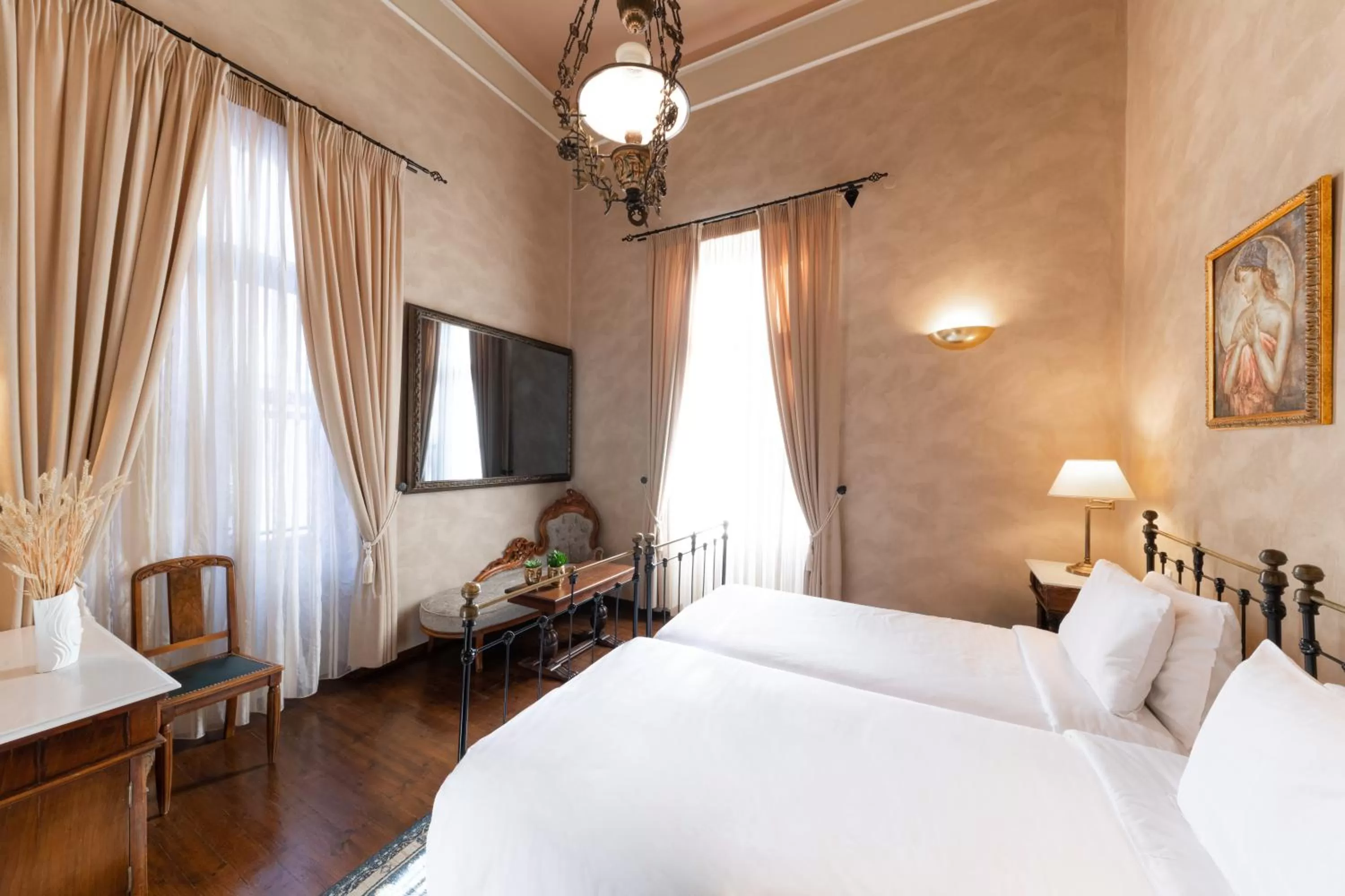 Superior Twin Room in Nafsimedon Hotel