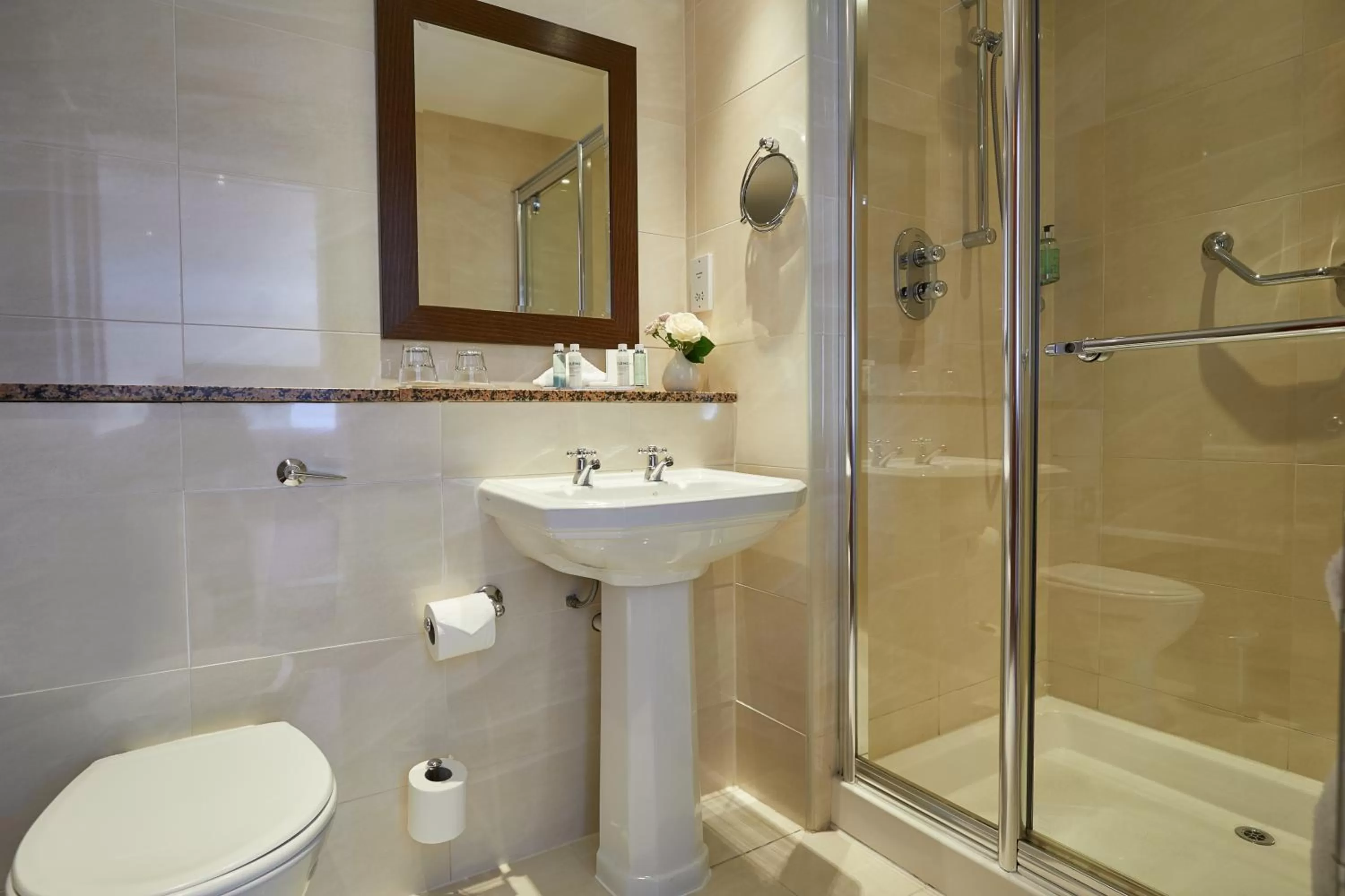 Twin Room in The Grange Manor