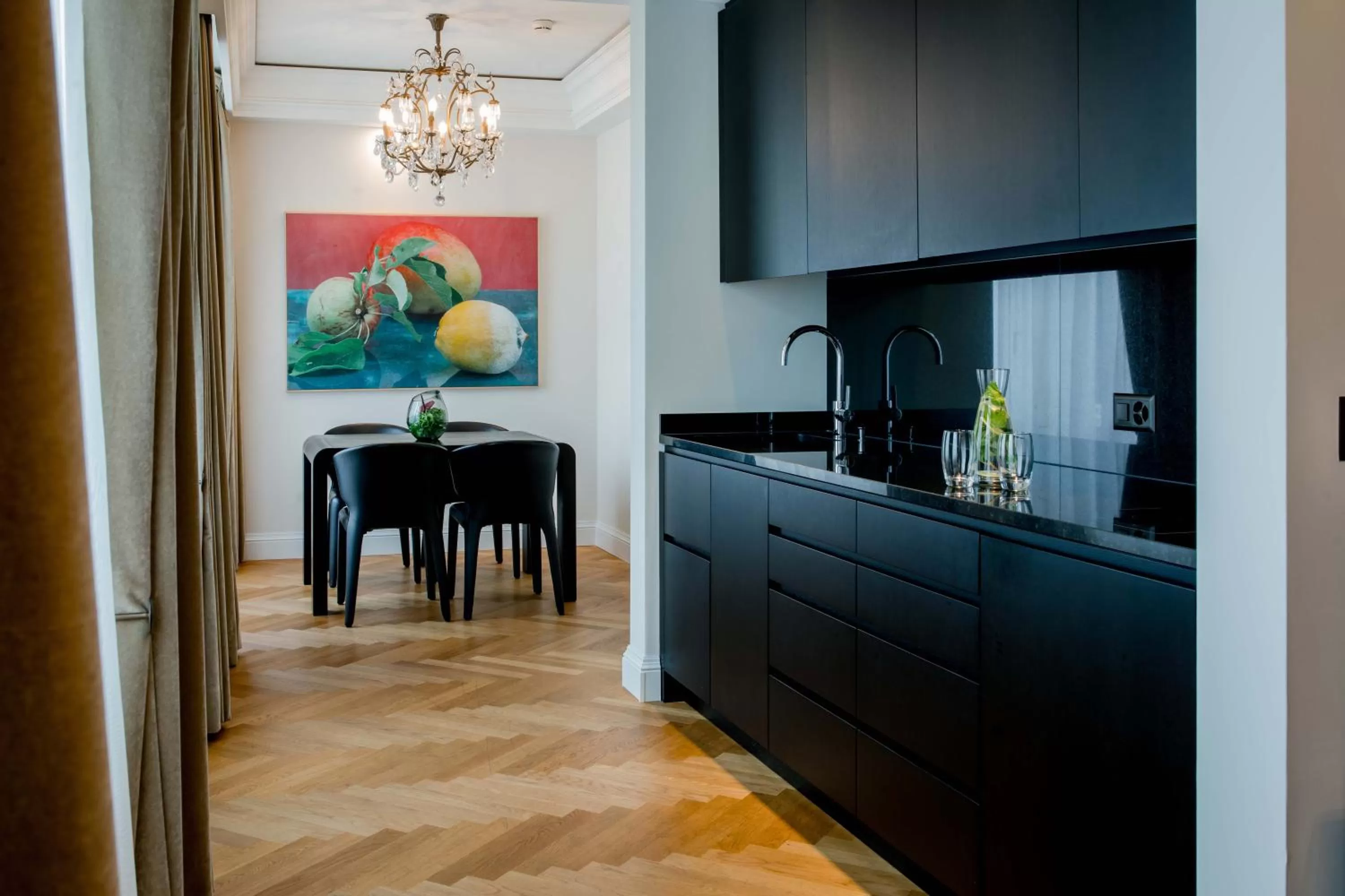 Luxury Living Studio with Kitchenette in Hotel Schweizerhof Bern & Spa