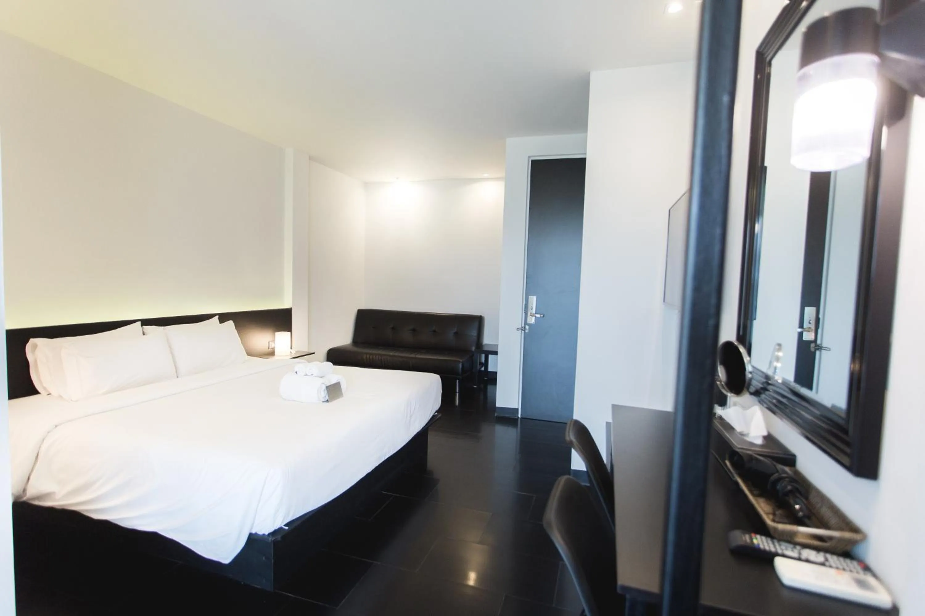 Standard King Room with Sofa Bed in iSilver Hotel