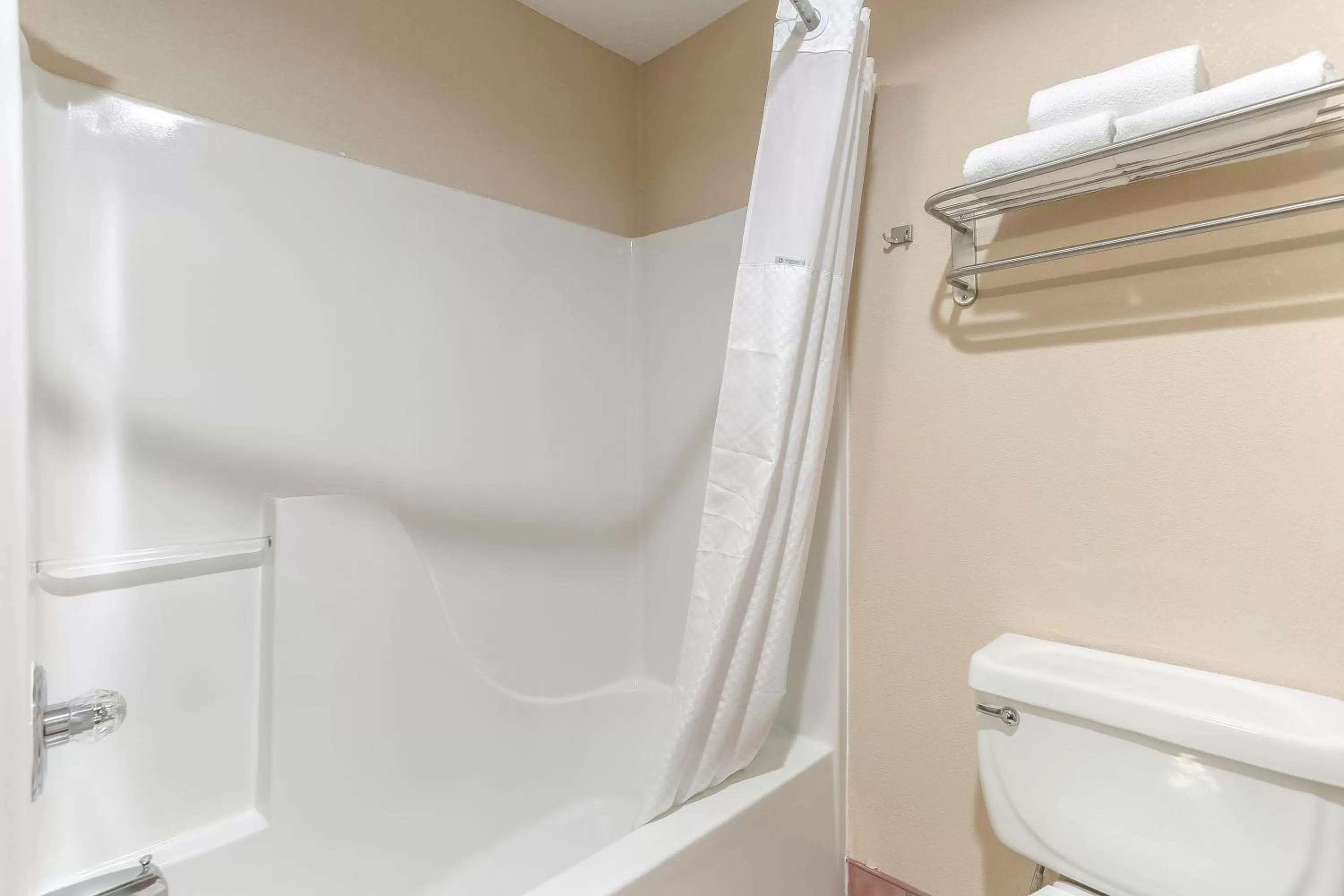 King Studio Suite - Non-Smoking in Baymont by Wyndham Bowling Green