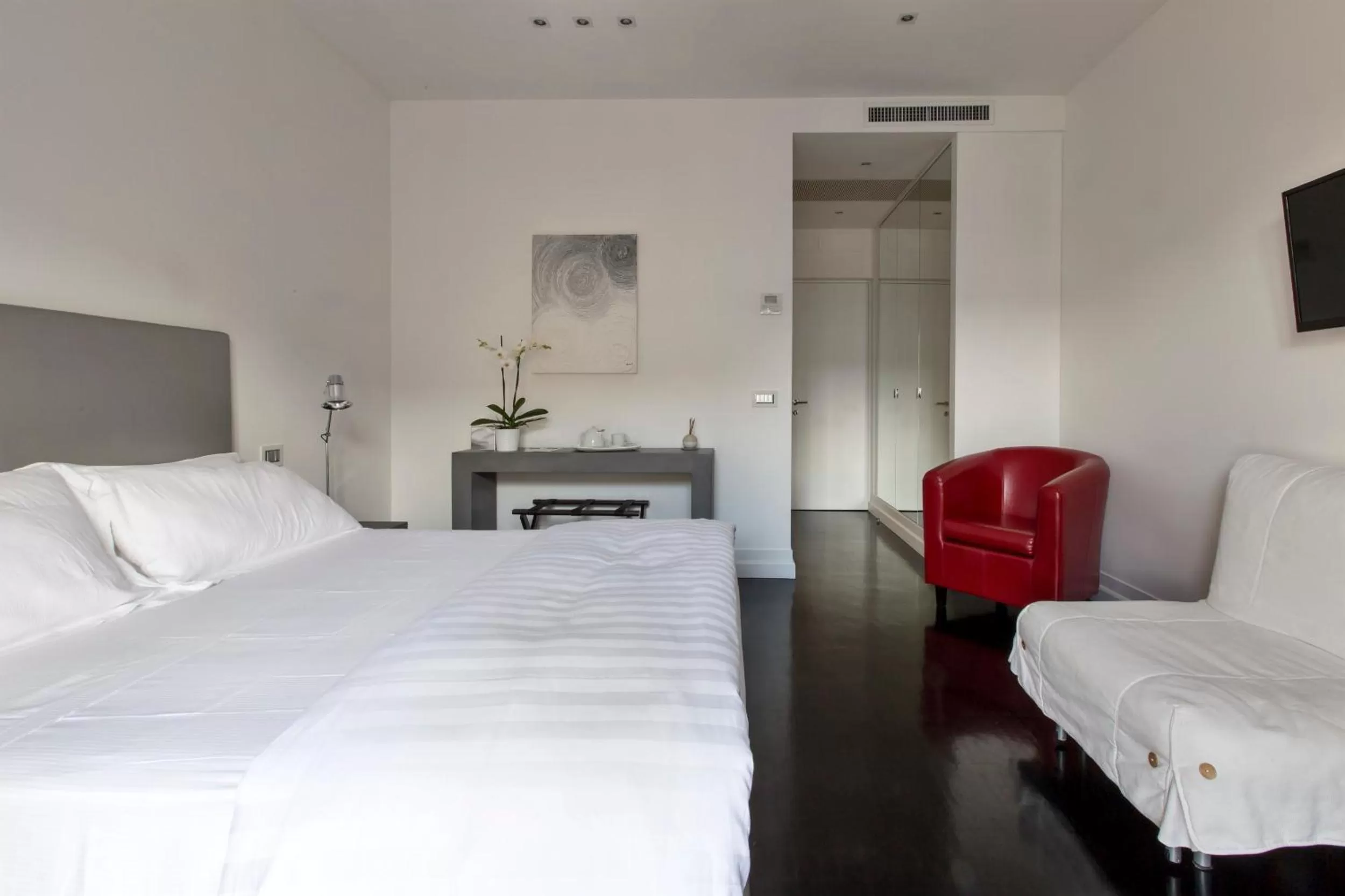 Large Double Room in Xenia Guest House