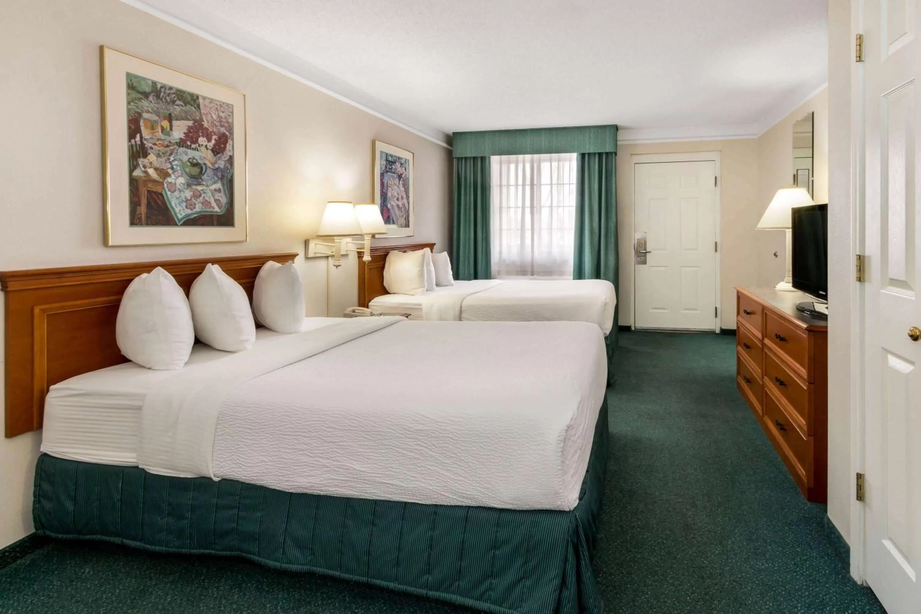 Double Room with Two Double Beds in La Quinta Inn by Wyndham Albuquerque Northeast