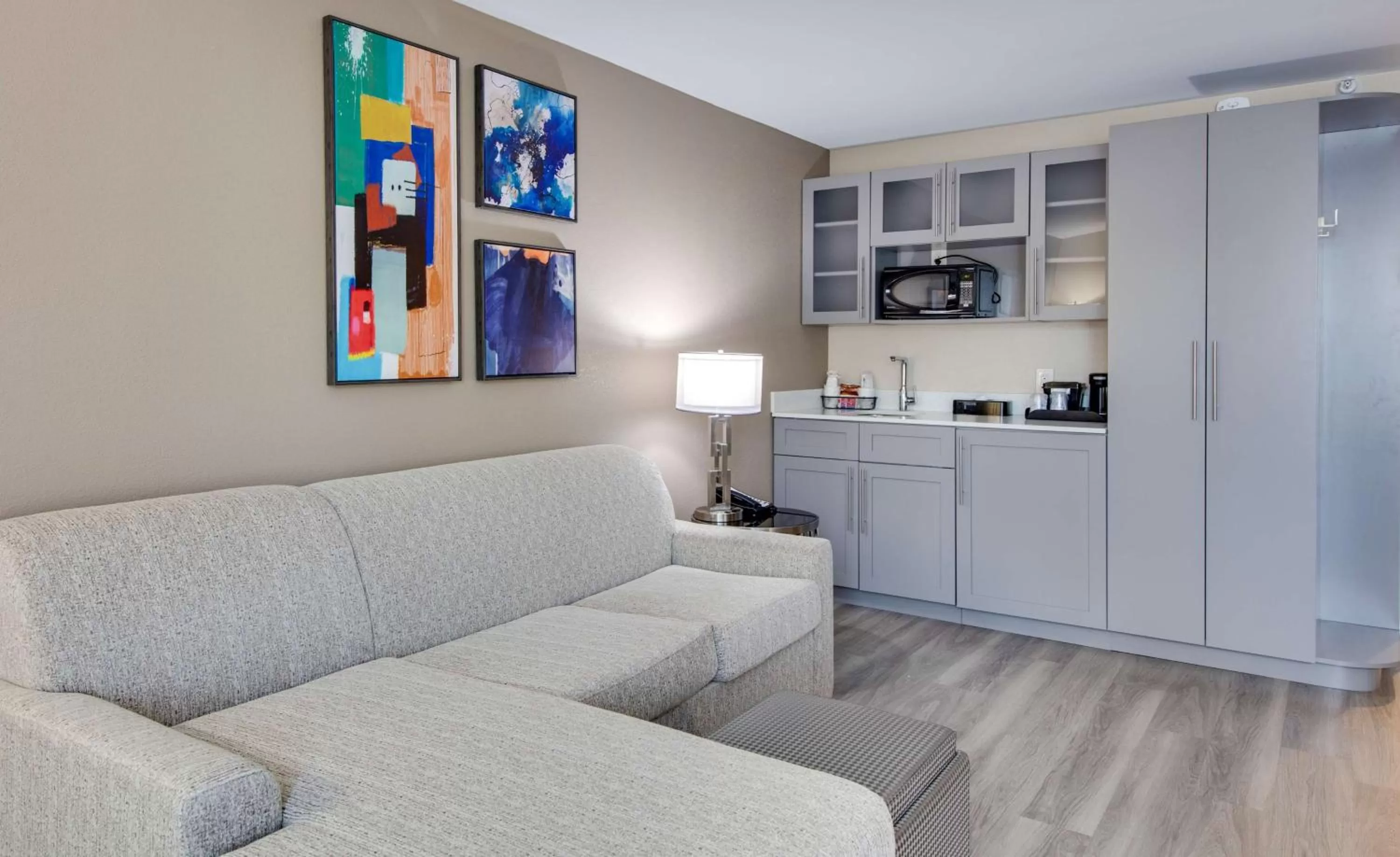 King Suite with Sofa Bed in Best Western Plus Greenville I-385 Inn & Suites