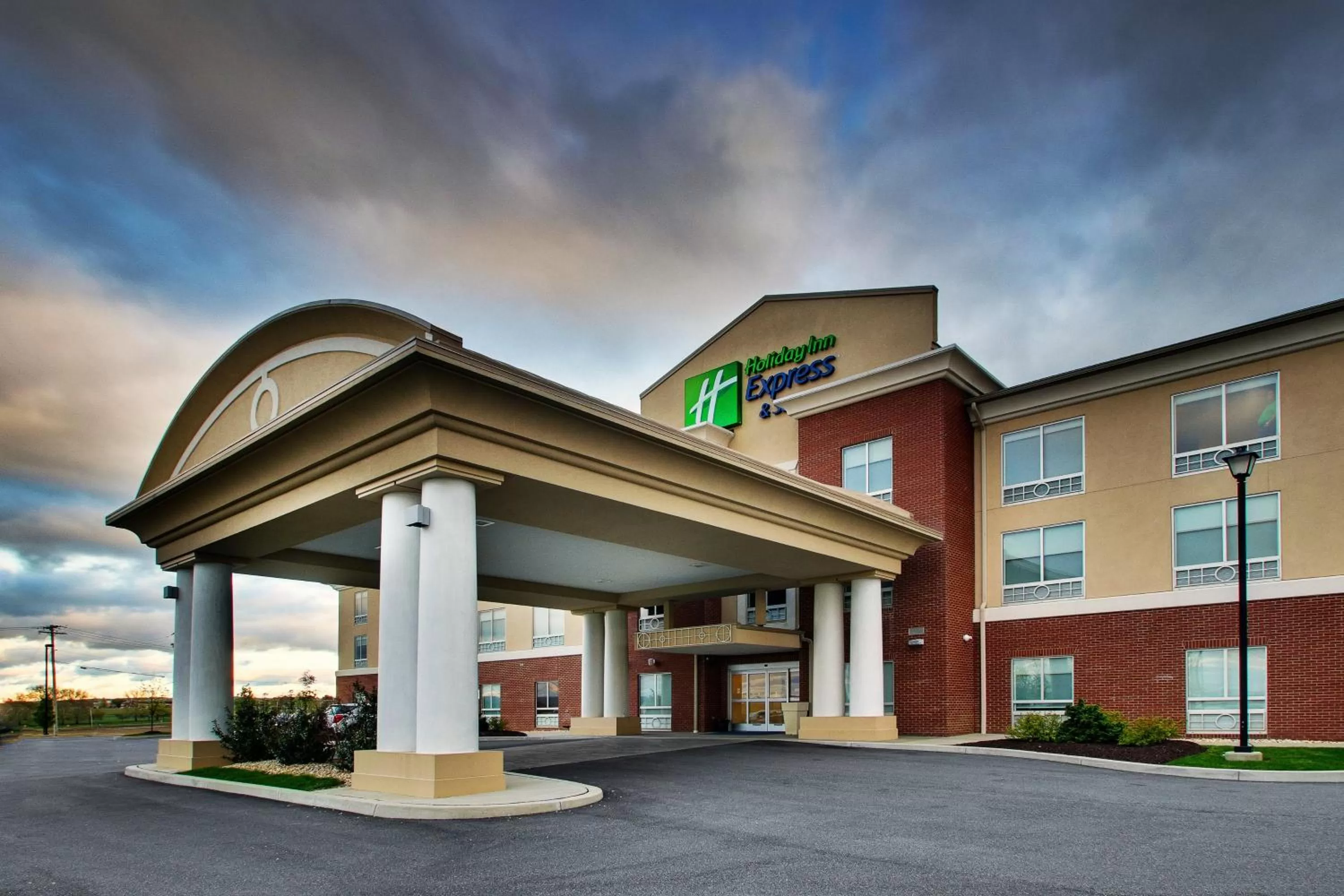 Holiday Inn Express & Suites Lancaster East - Strasburg by IHG
