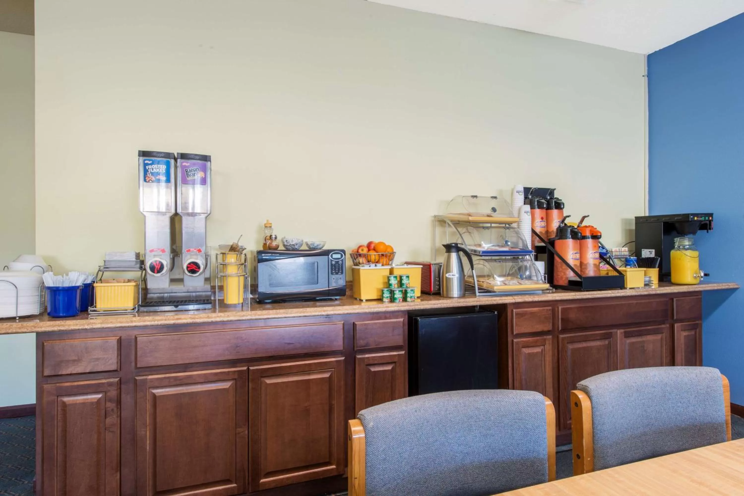 Deluxe Double Room with Two Double Beds - Non-Smoking in Days Inn by Wyndham Frankfort