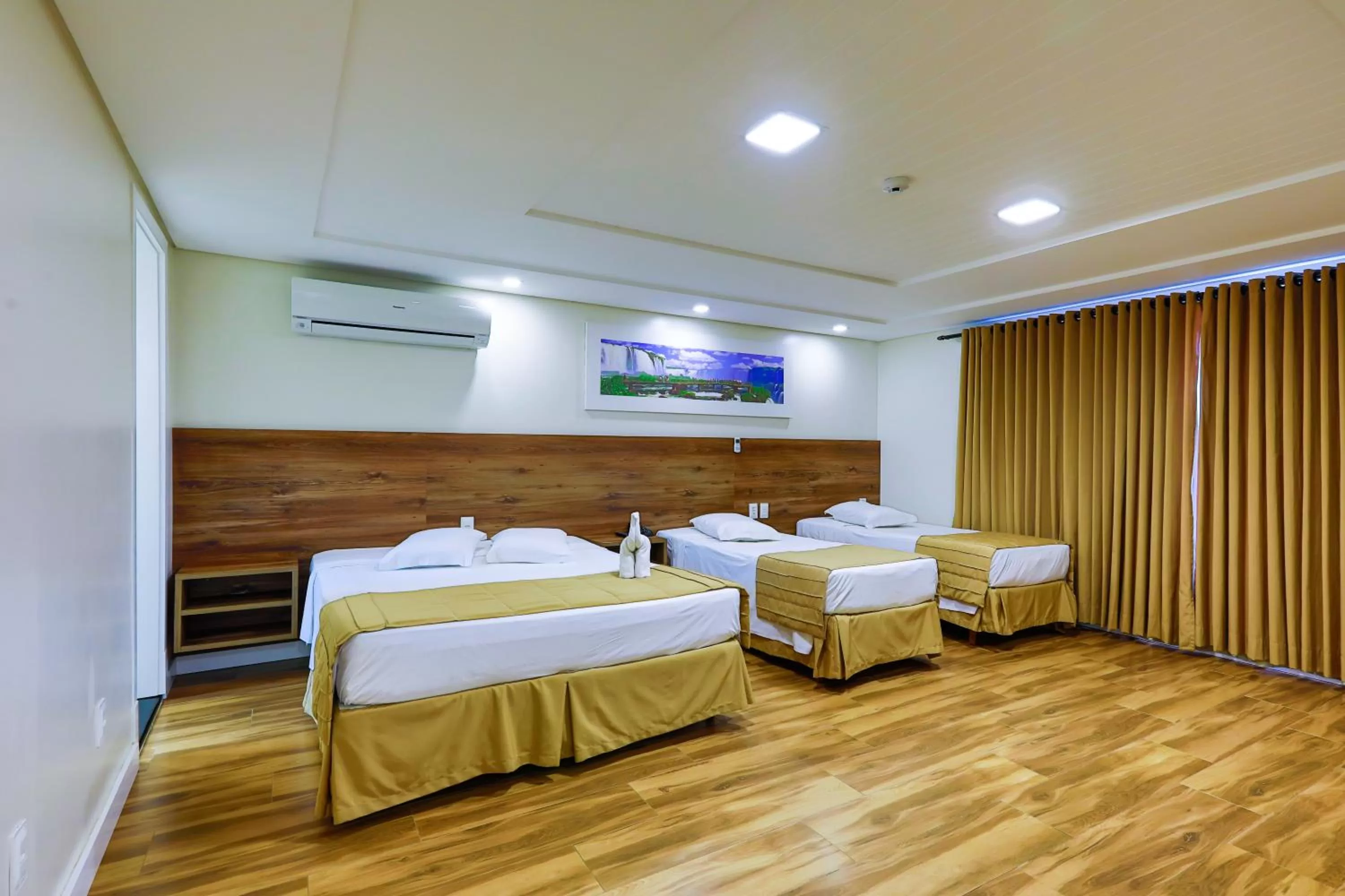 Quadruple Room in Del Rey Quality Hotel