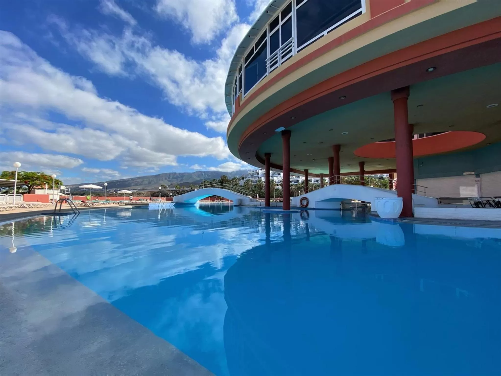 Swimming pool in Laguna Park 2