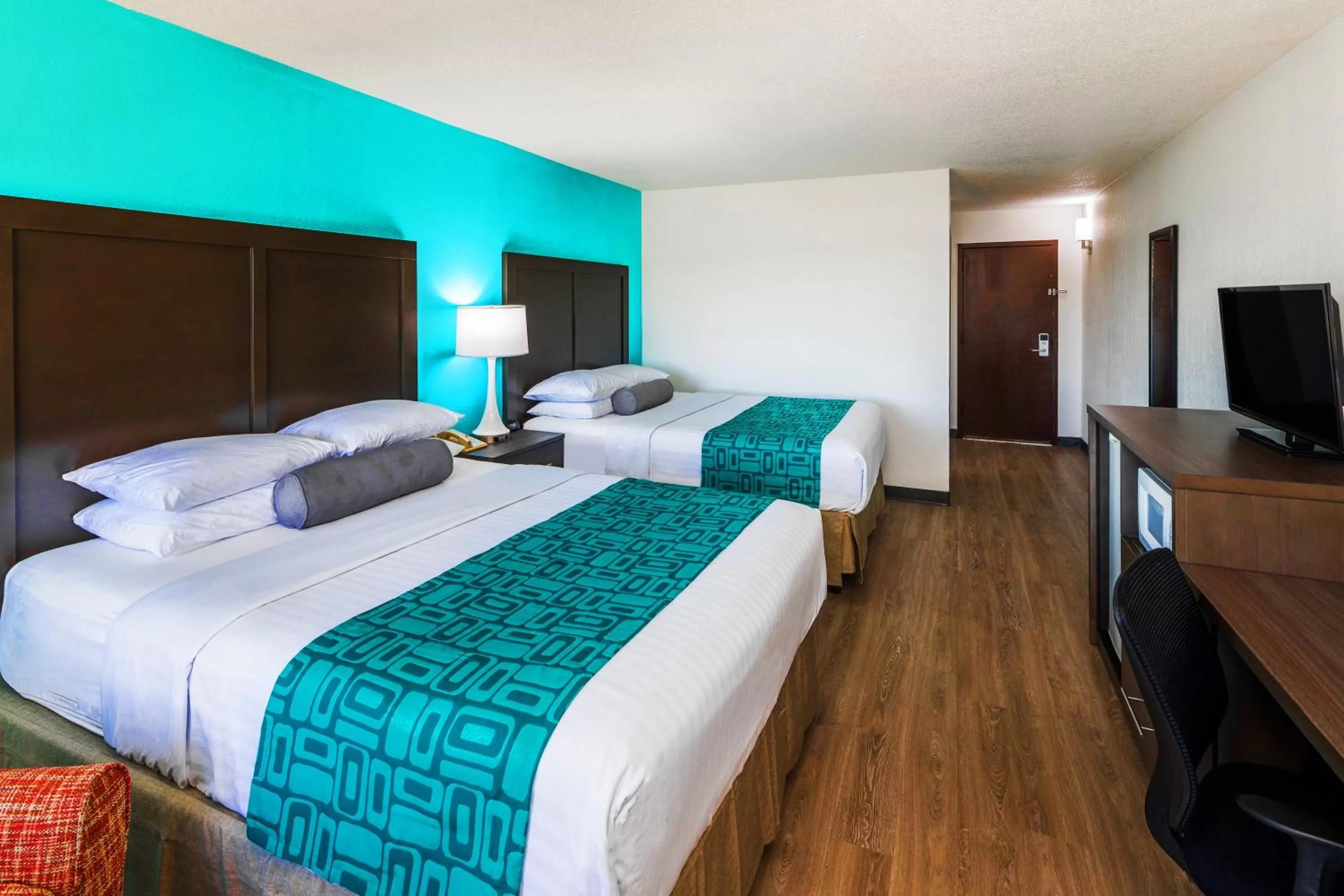 Queen Room with Two Queen Beds - Pet Friendly/Non-Smoking in Howard Johnson by Wyndham Beaufort/Parris Island