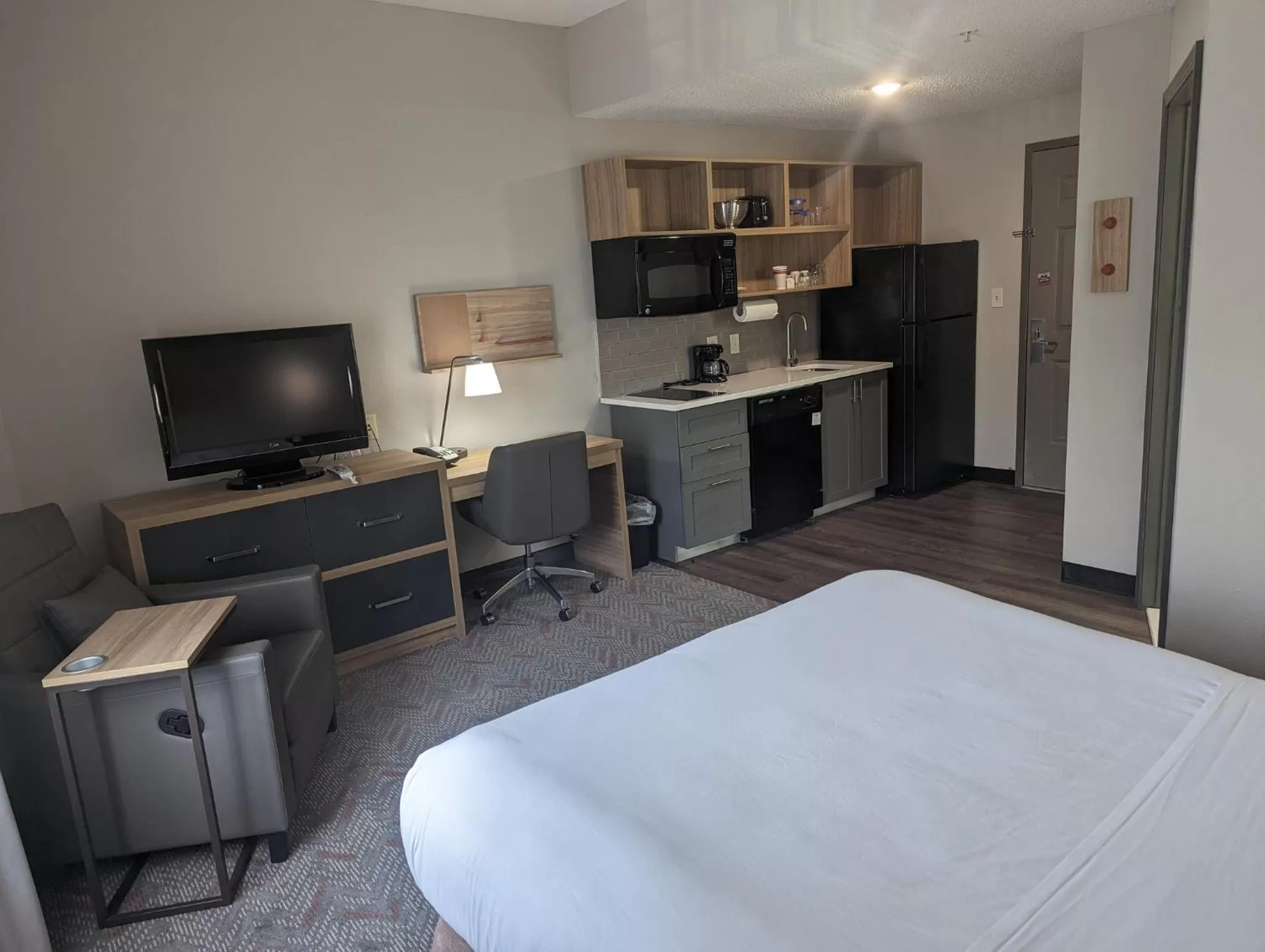 Studio Queen Suite in Candlewood Suites Wilson by IHG