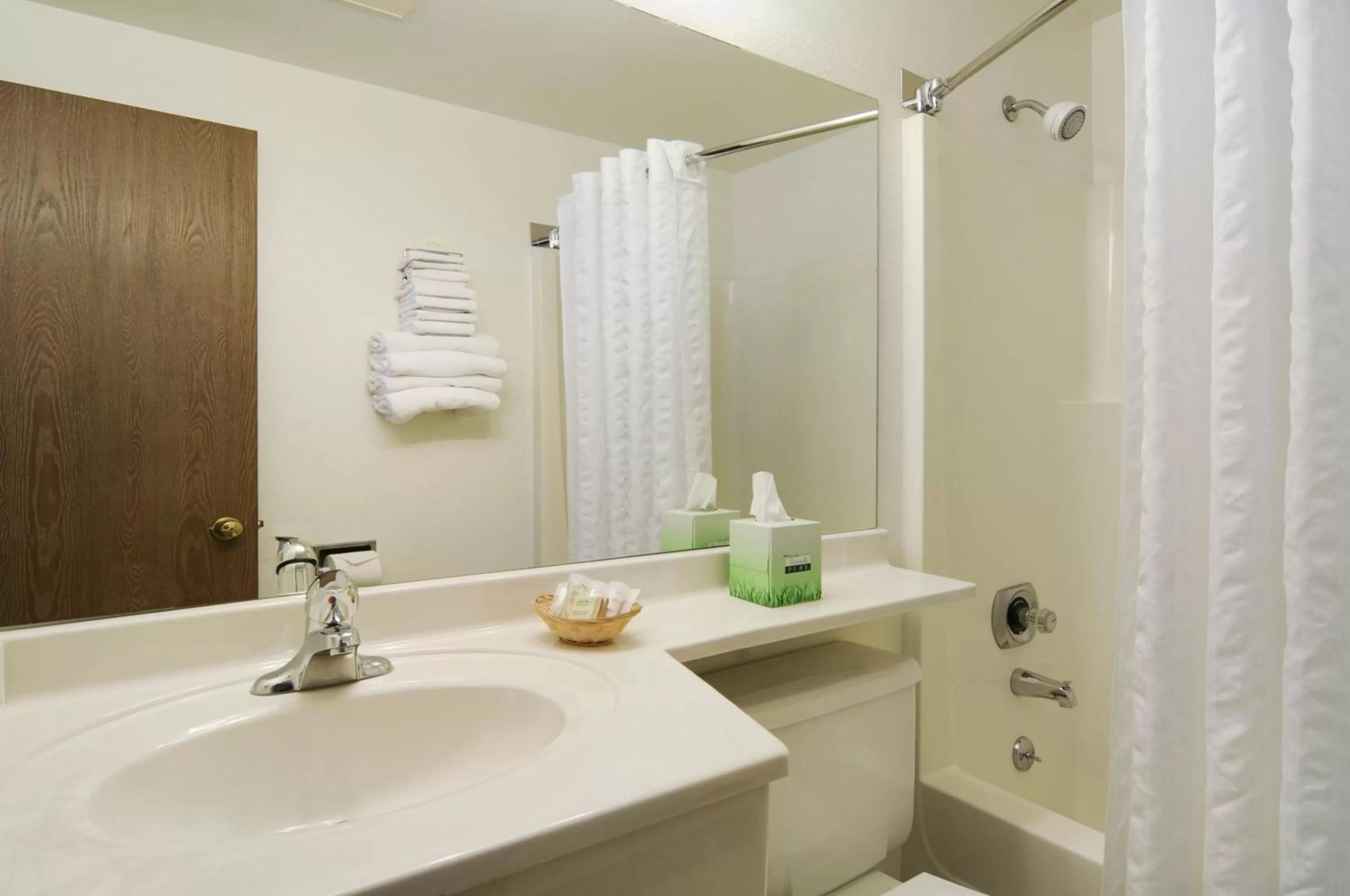 Queen Room with Two Queen Beds - Non-Smoking in Super 8 by Wyndham Cody