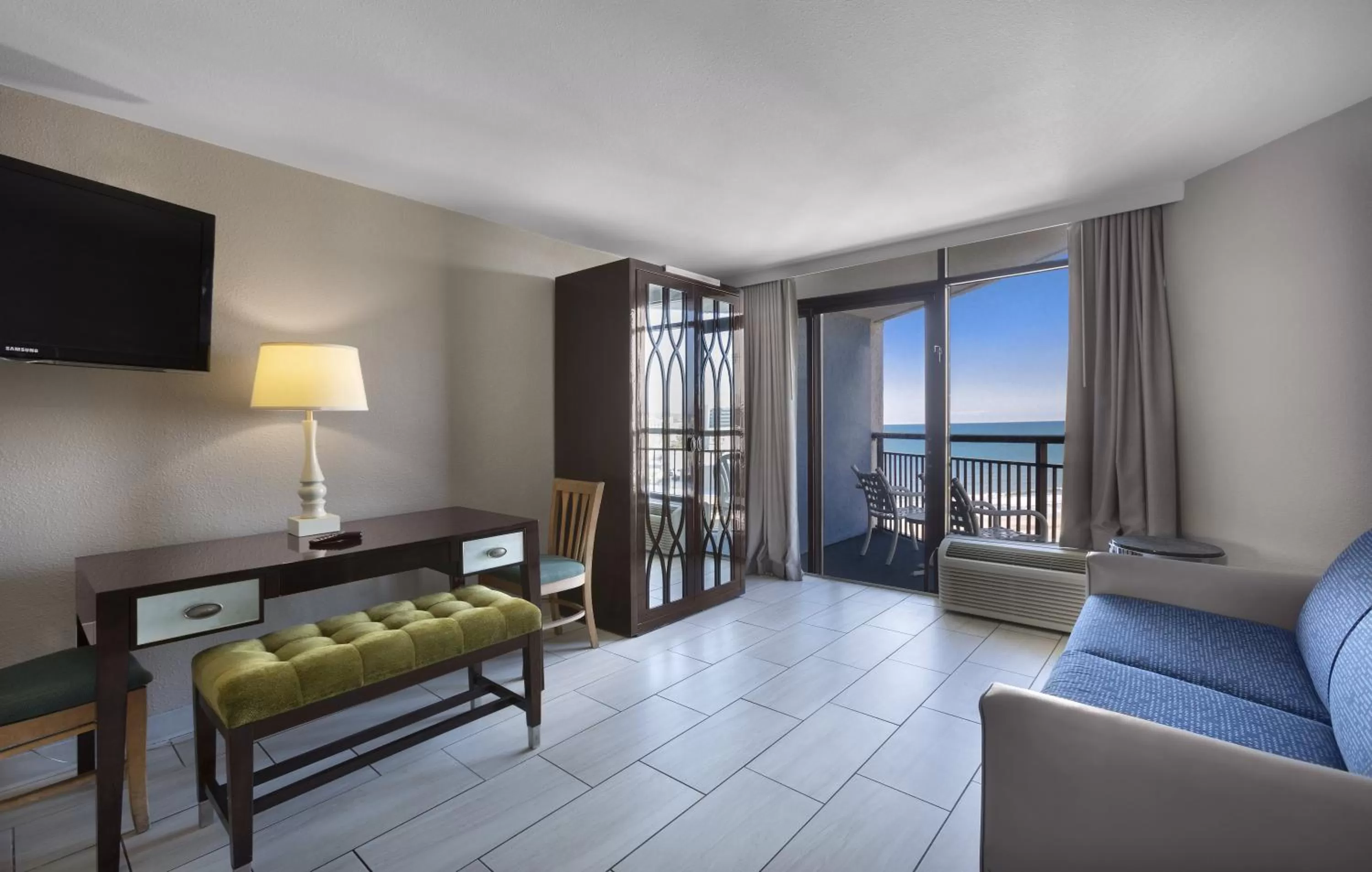 King Suite with Ocean View in Hotel Blue