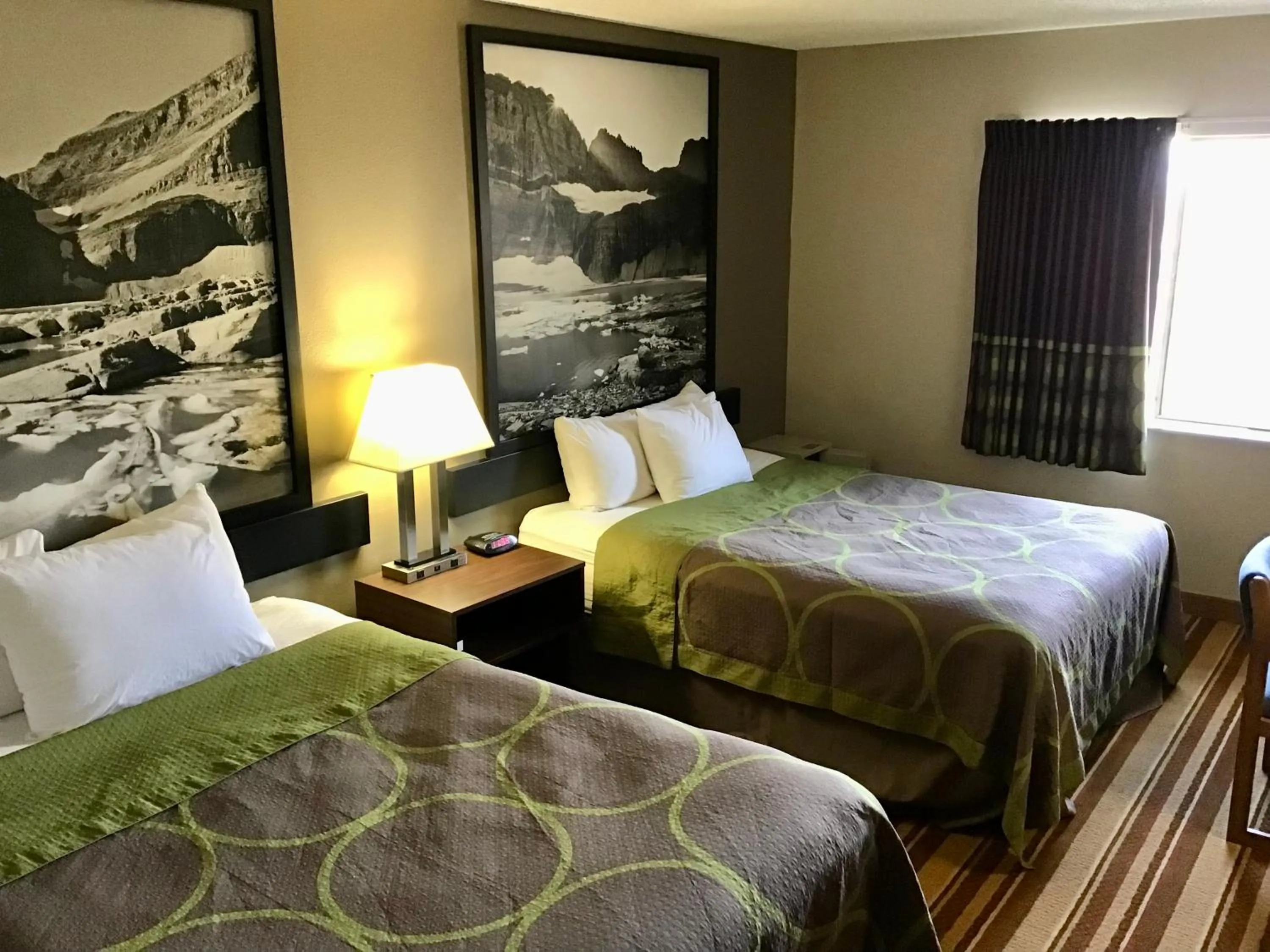 Queen Room with Two Queen Beds - Non-Smoking in Super 8 by Wyndham Helena
