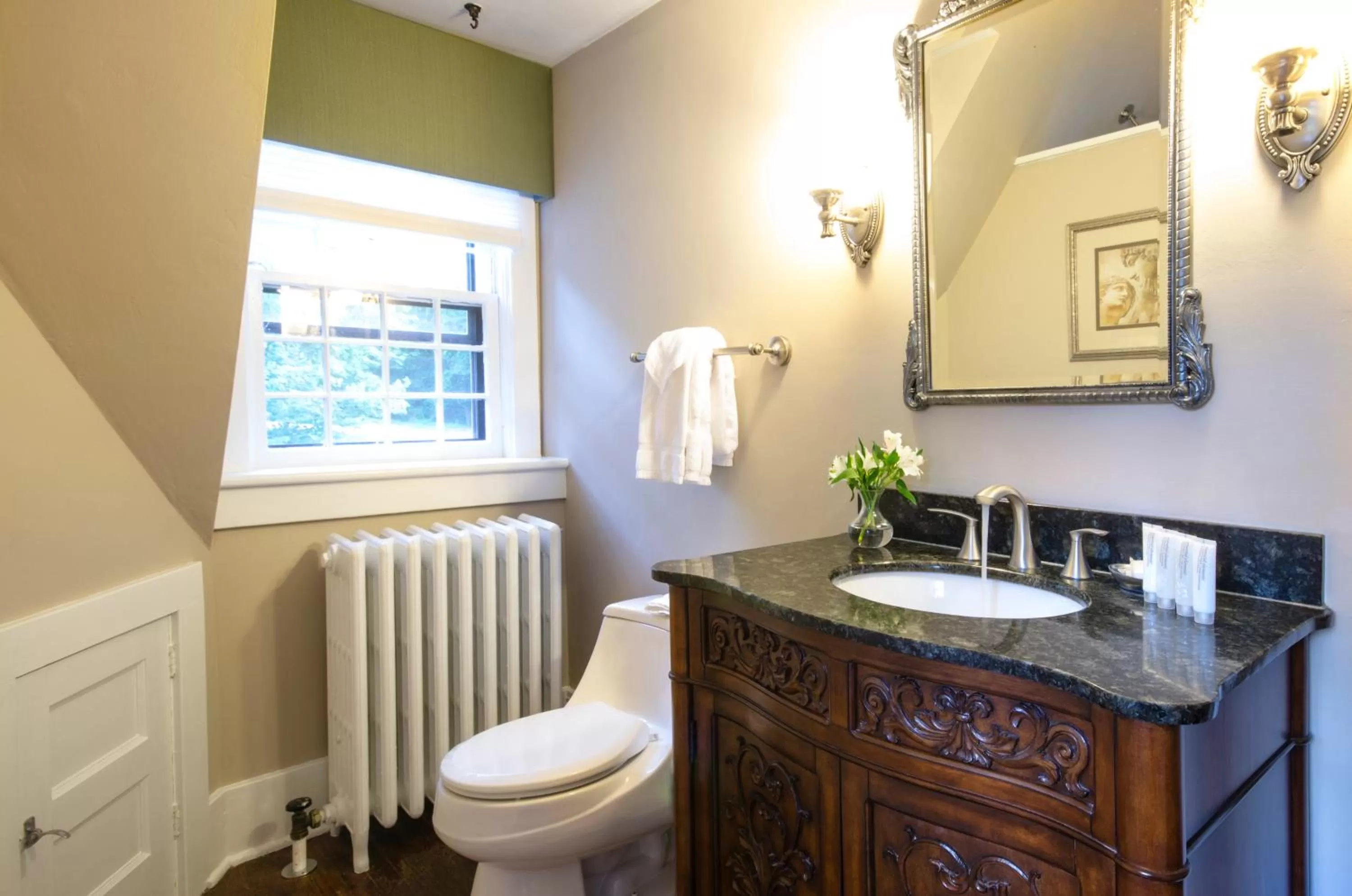 Deluxe Suite in Hillbrook Inn & Spa