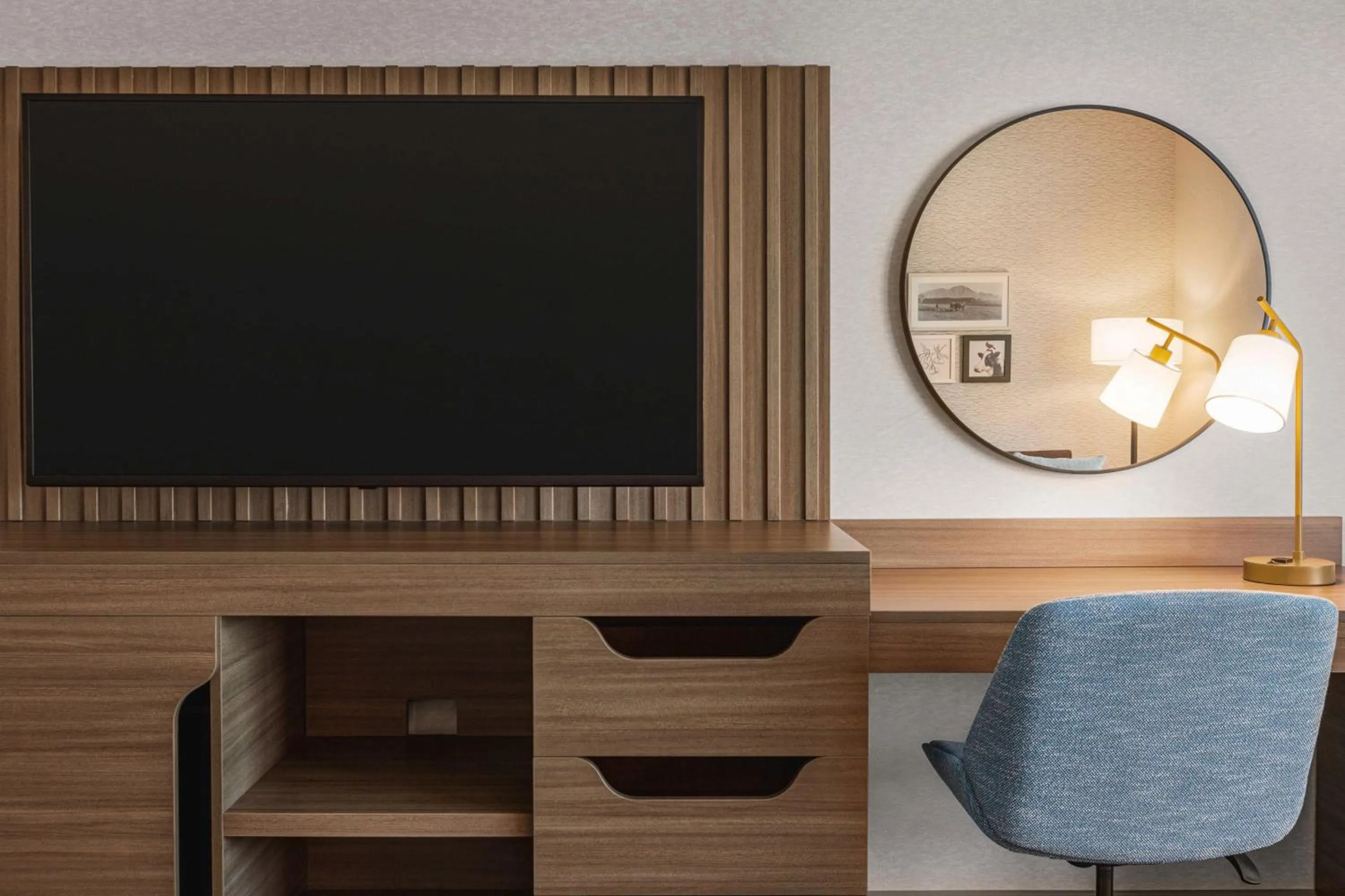 Queen Room with Two Queen Beds - Non-Smoking in Hampton Inn Stockton, Ca