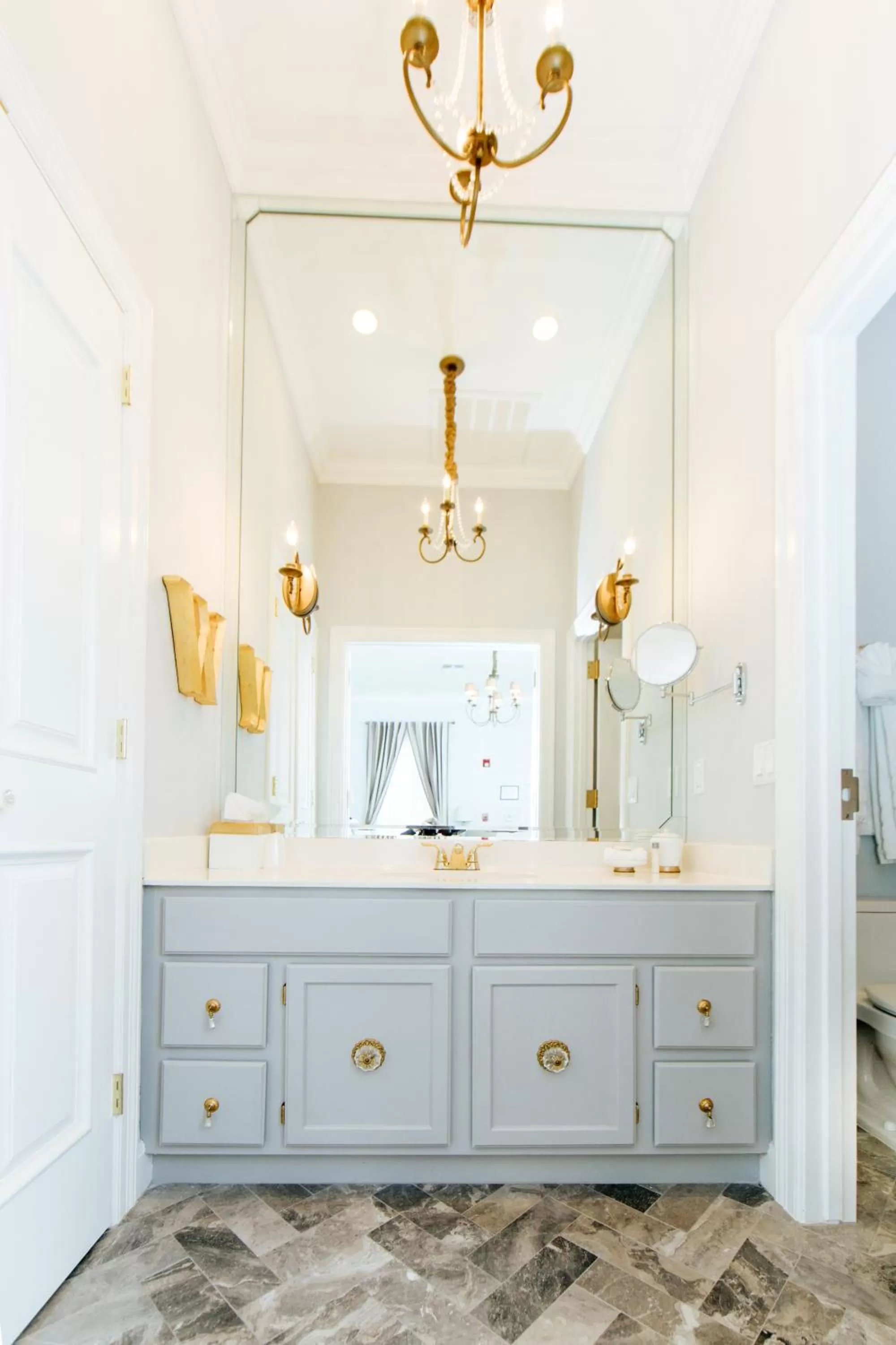 Deluxe King Room in The William Boerne