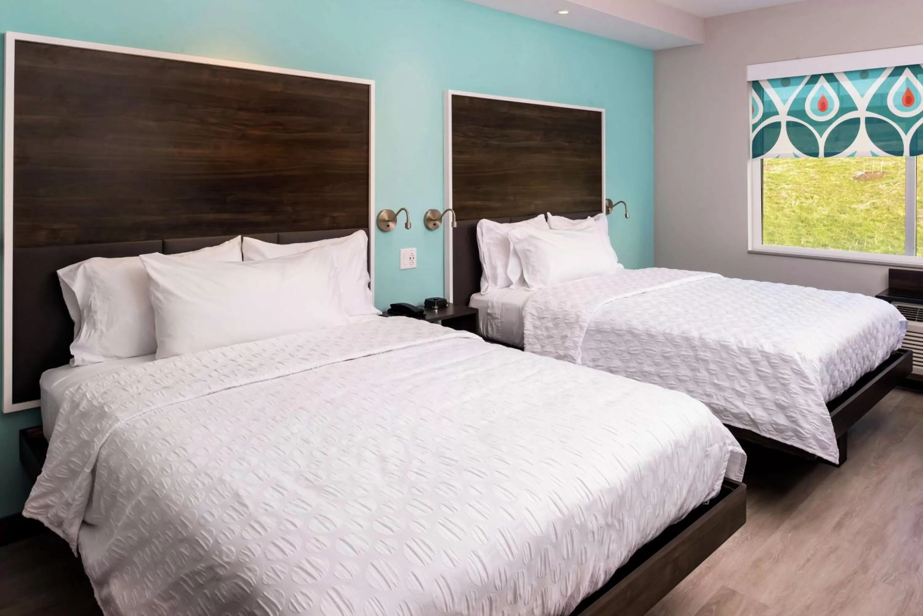 Queen Room with Two Queen Beds in Tru By Hilton Staunton