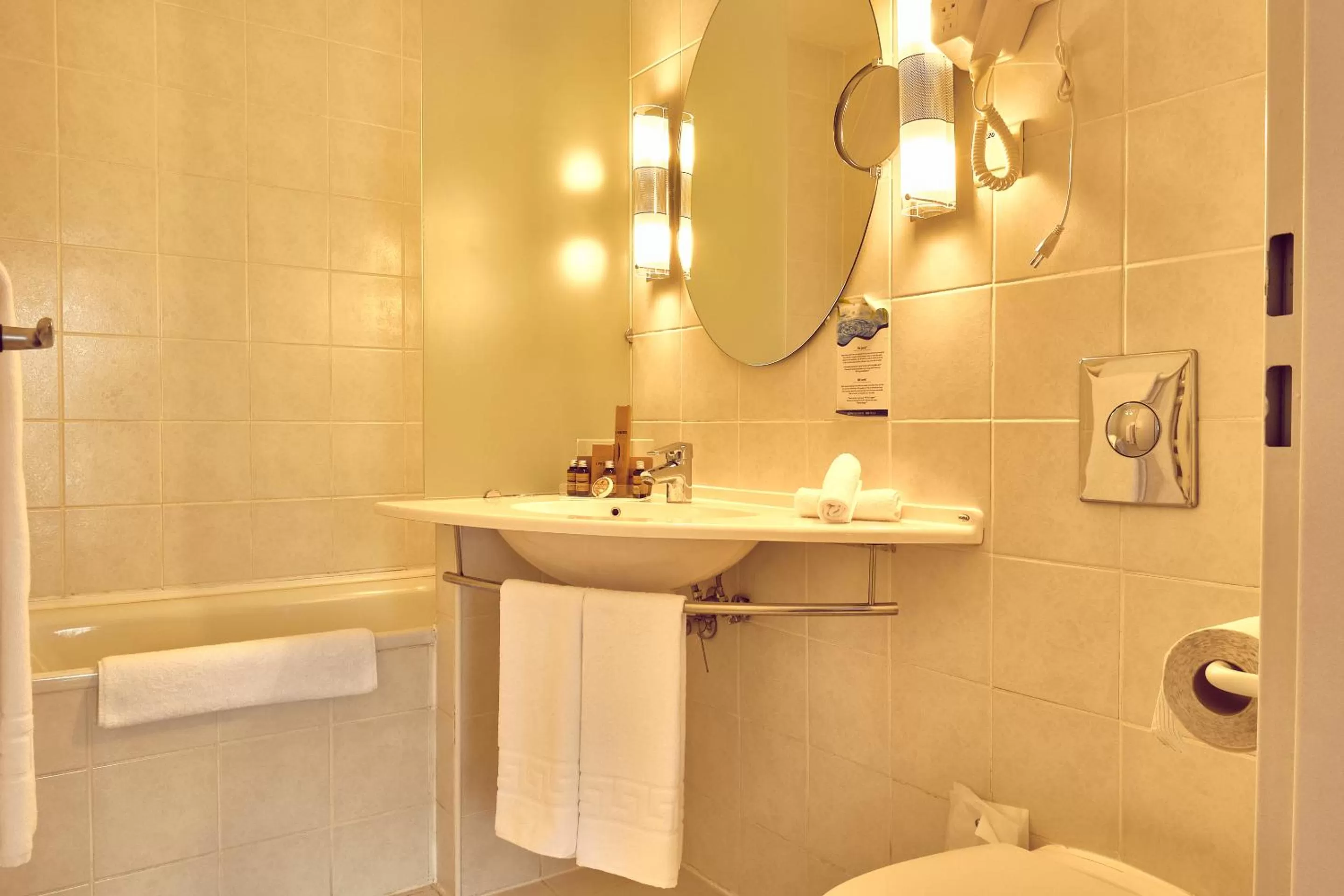 Deluxe Family PLUS Suite - single occupancy in Continental Forum Bucuresti Palatul Parlamentului