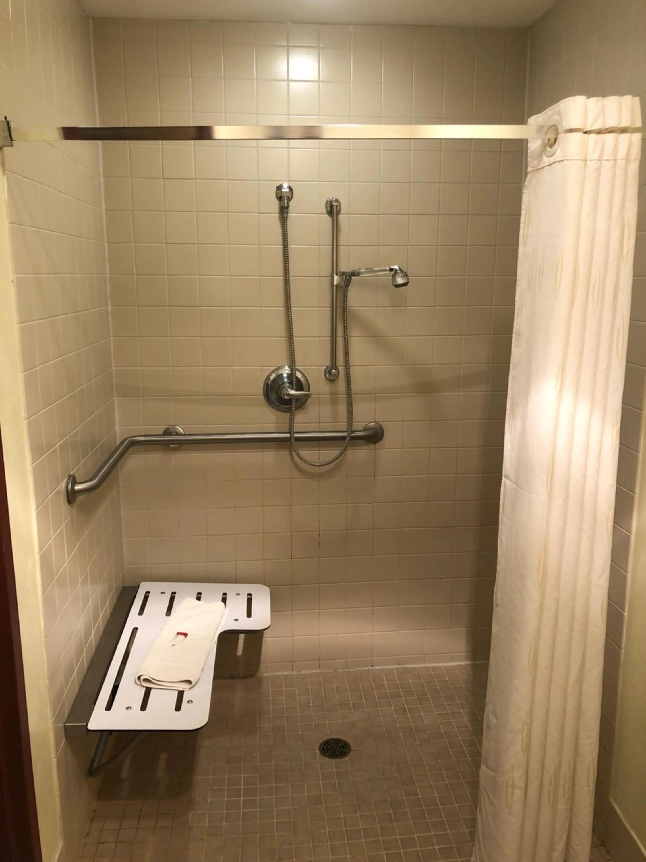 Queen Room - Mobility Access/Non-Smoking in Super 8 by Wyndham Plover Stevens Point Area