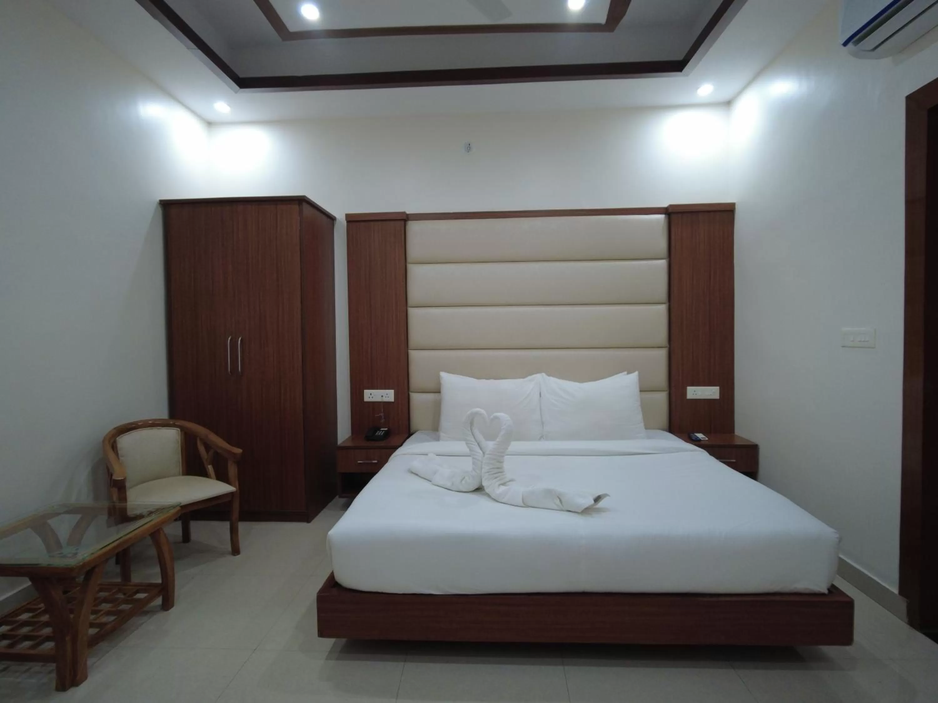 Deluxe Room in Kamay The Grand Alova