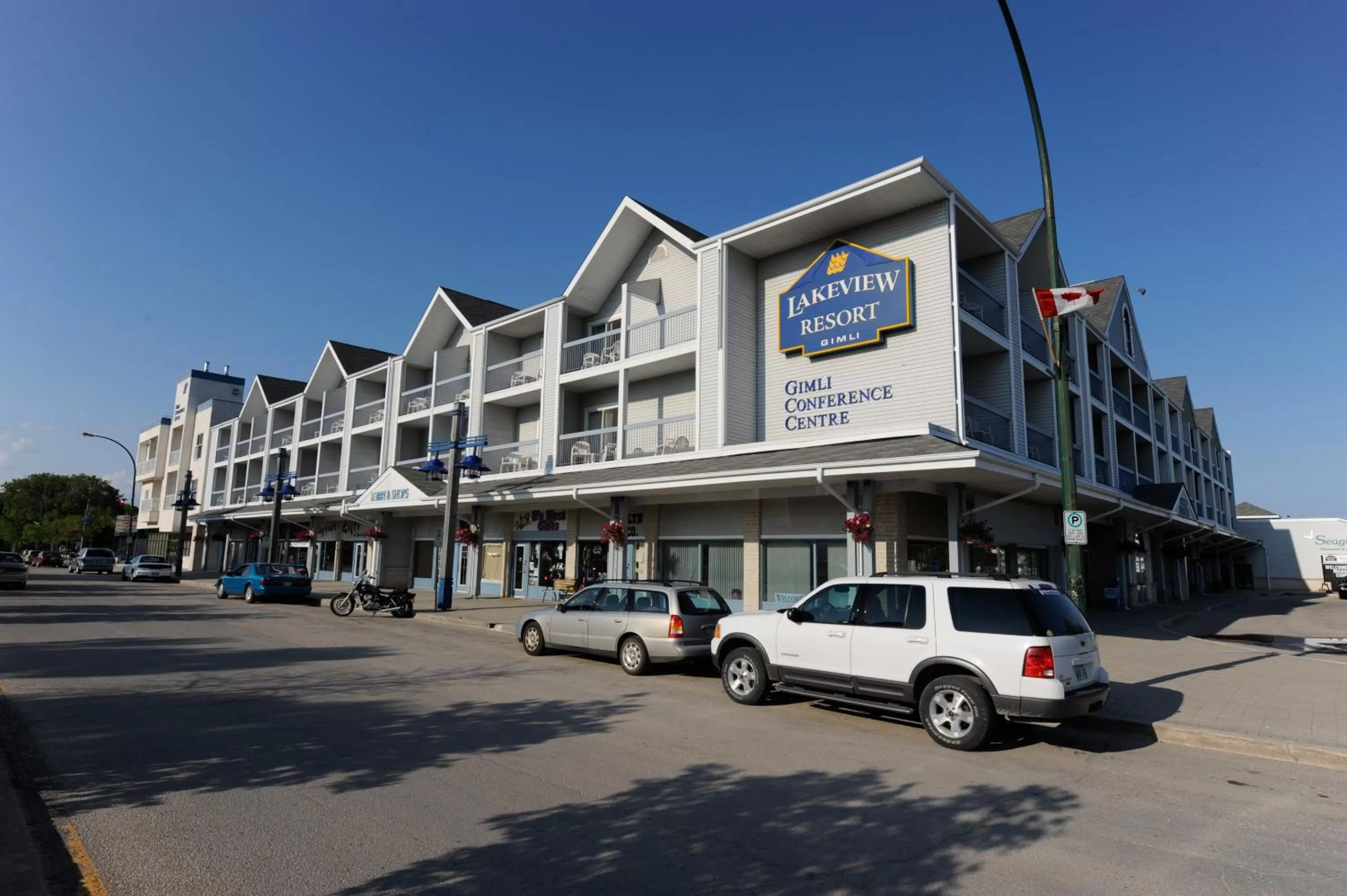 Facade/entrance in Lakeview Gimli Resort