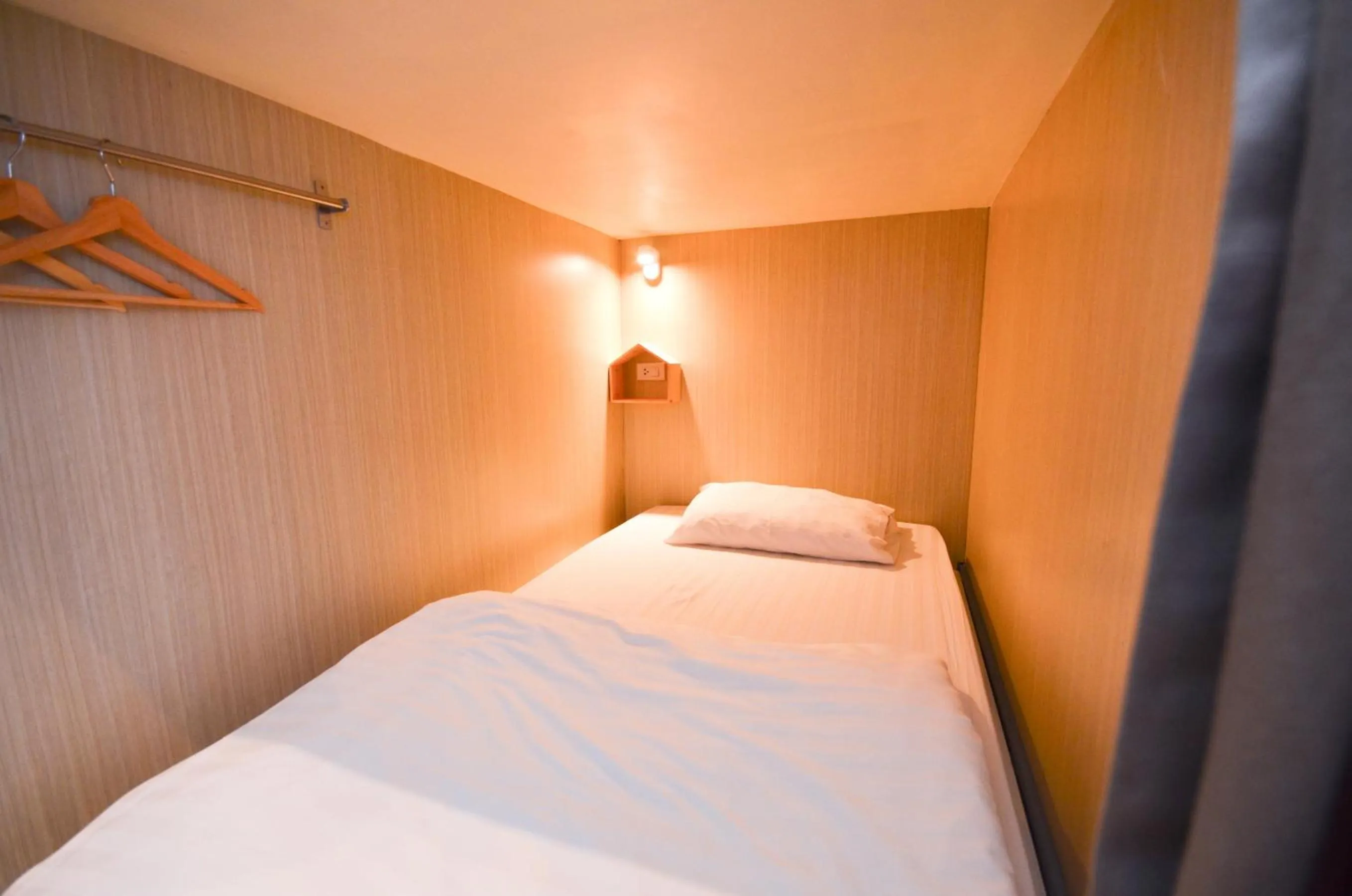 Bed in 8-Bed Mixed Dormitory Room in Good Day Hostel