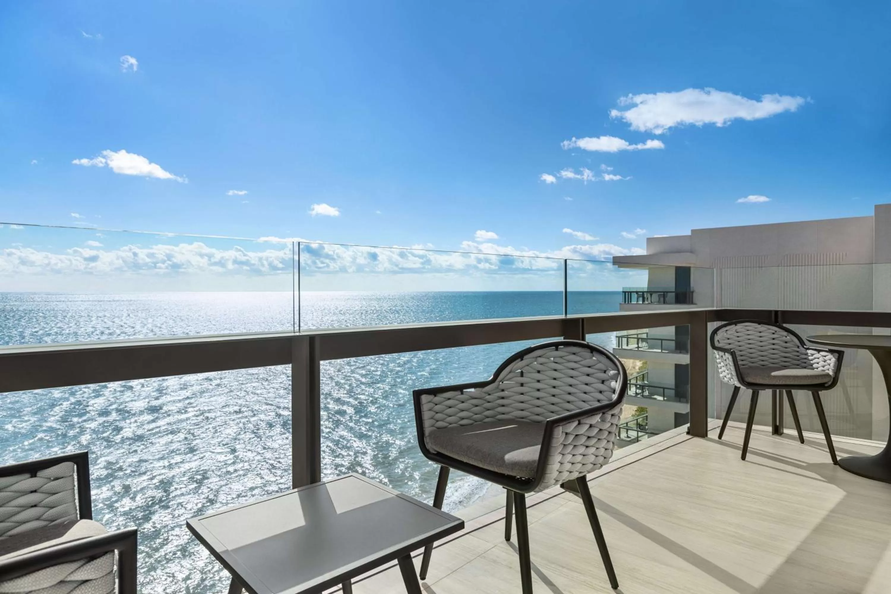 Queen Corner Guest Room - Oceanfront in Hilton Cancun, an All-Inclusive Resort
