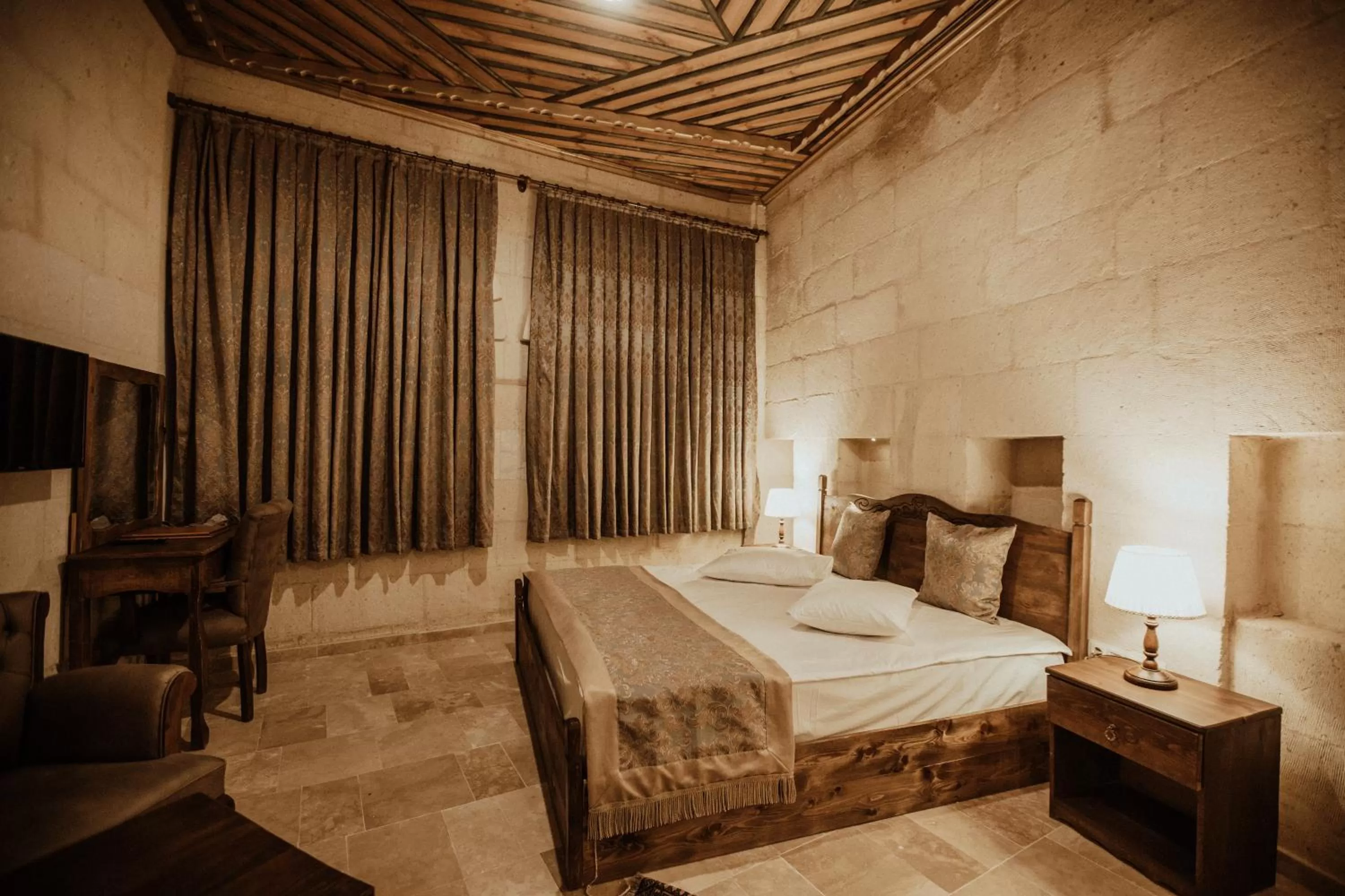 Deluxe Room in Kismet Cave Mansion