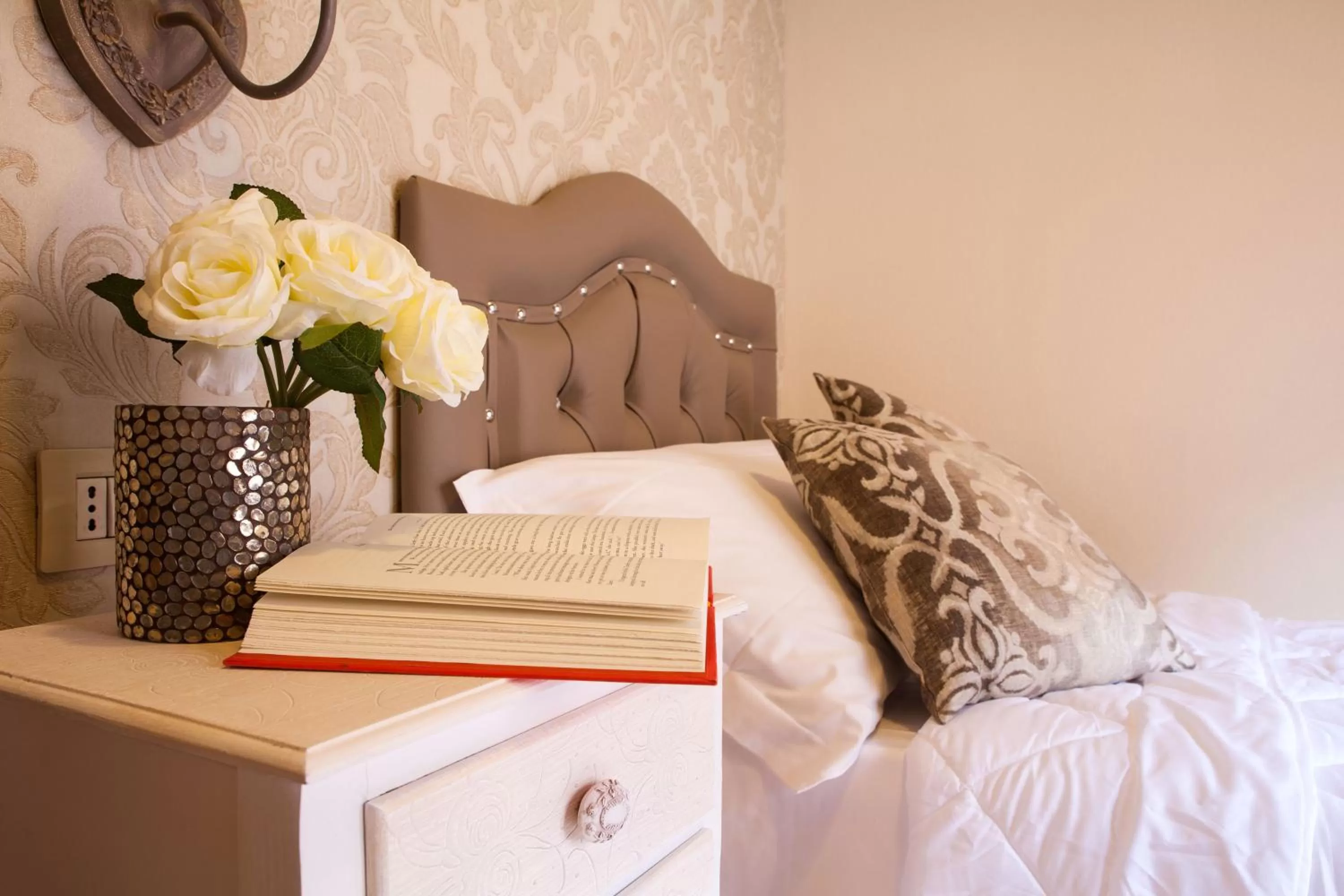 Single Room in Hotel Ares Milano