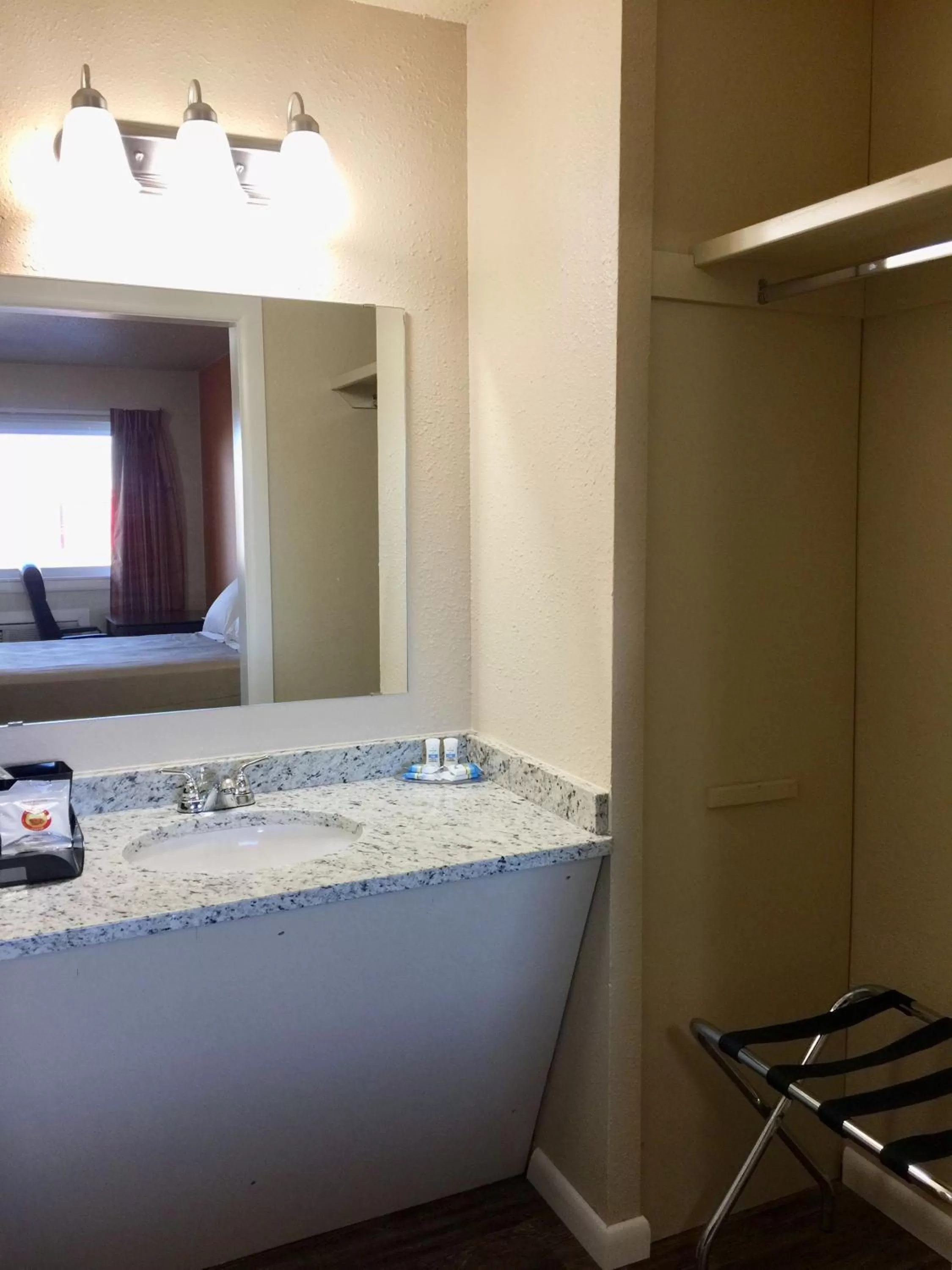 Standard Double Room in Downtown Motel Woodward