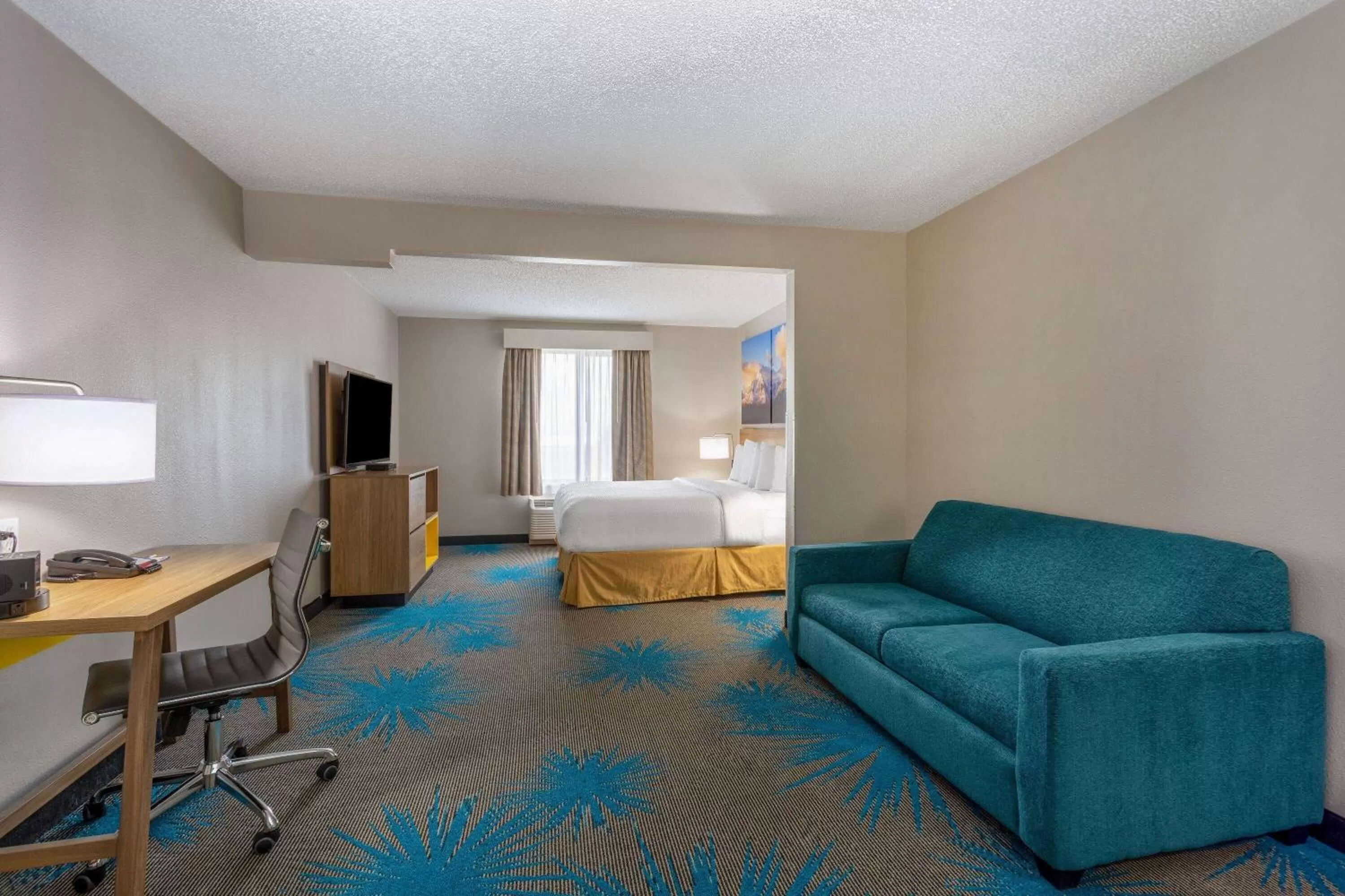King  Studio Suite, Non-Smoking  in Days Inn & Suites by Wyndham Denver International Airport