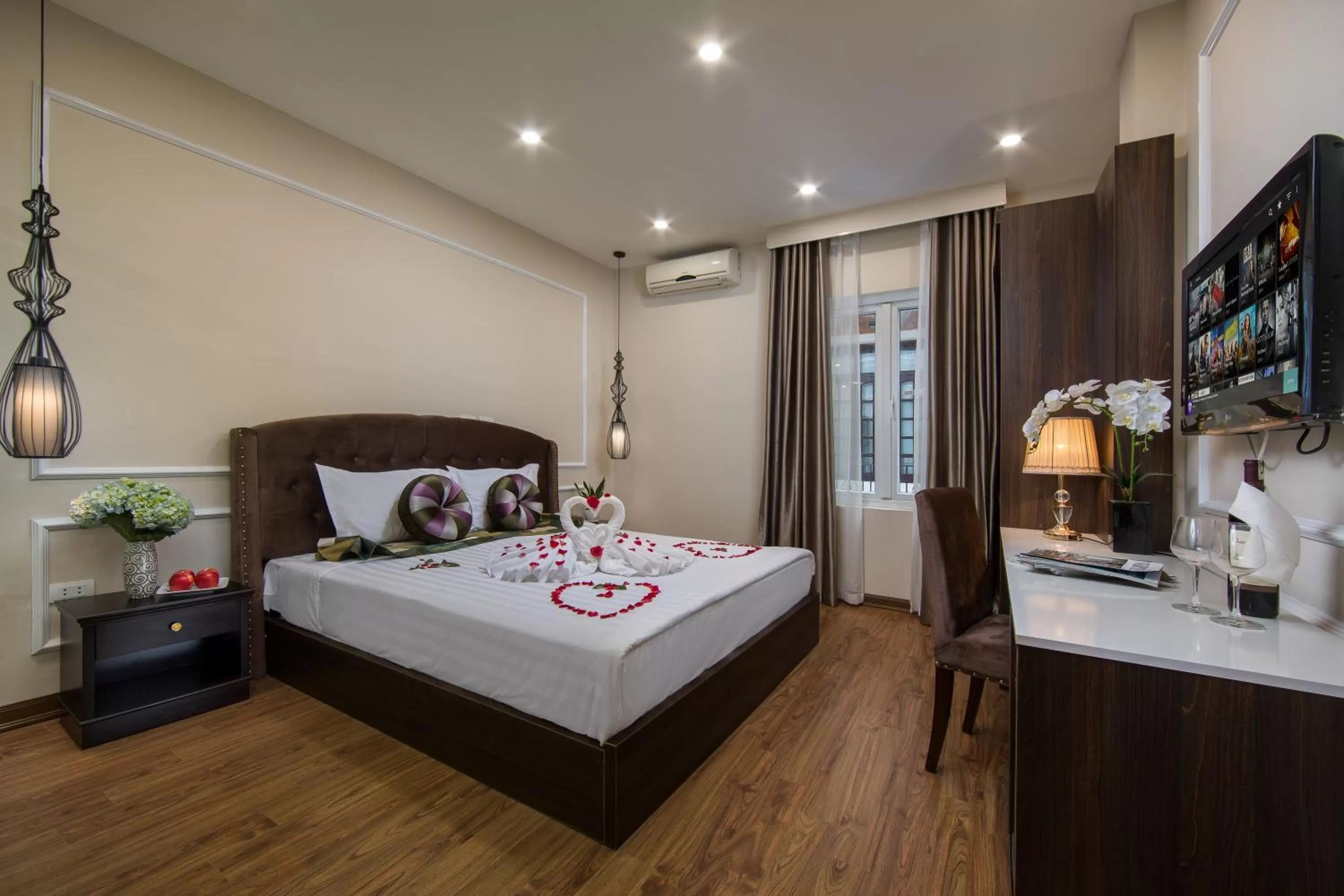 Deluxe Double Room in Splendid Pearlight Hanoi