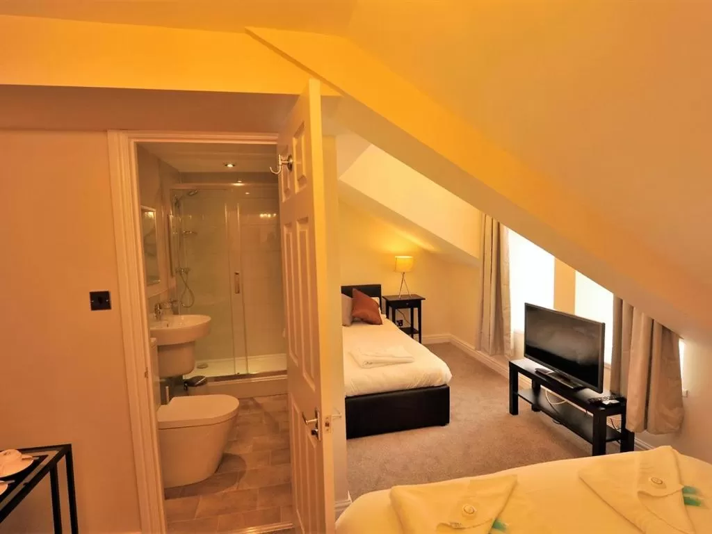 Triple Room with Shower in Gail's Guest House