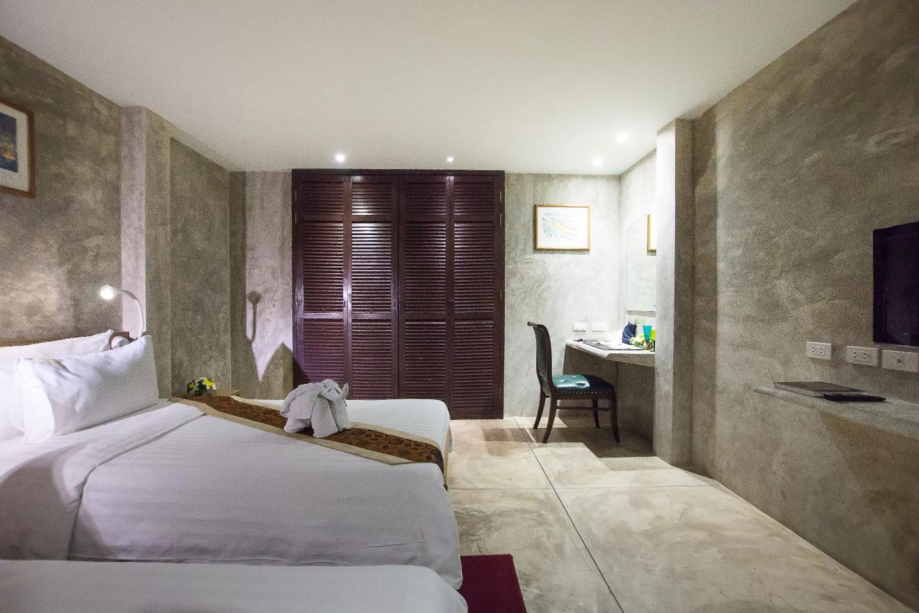 Standard King Room - No Window in Buddy Boutique Inn