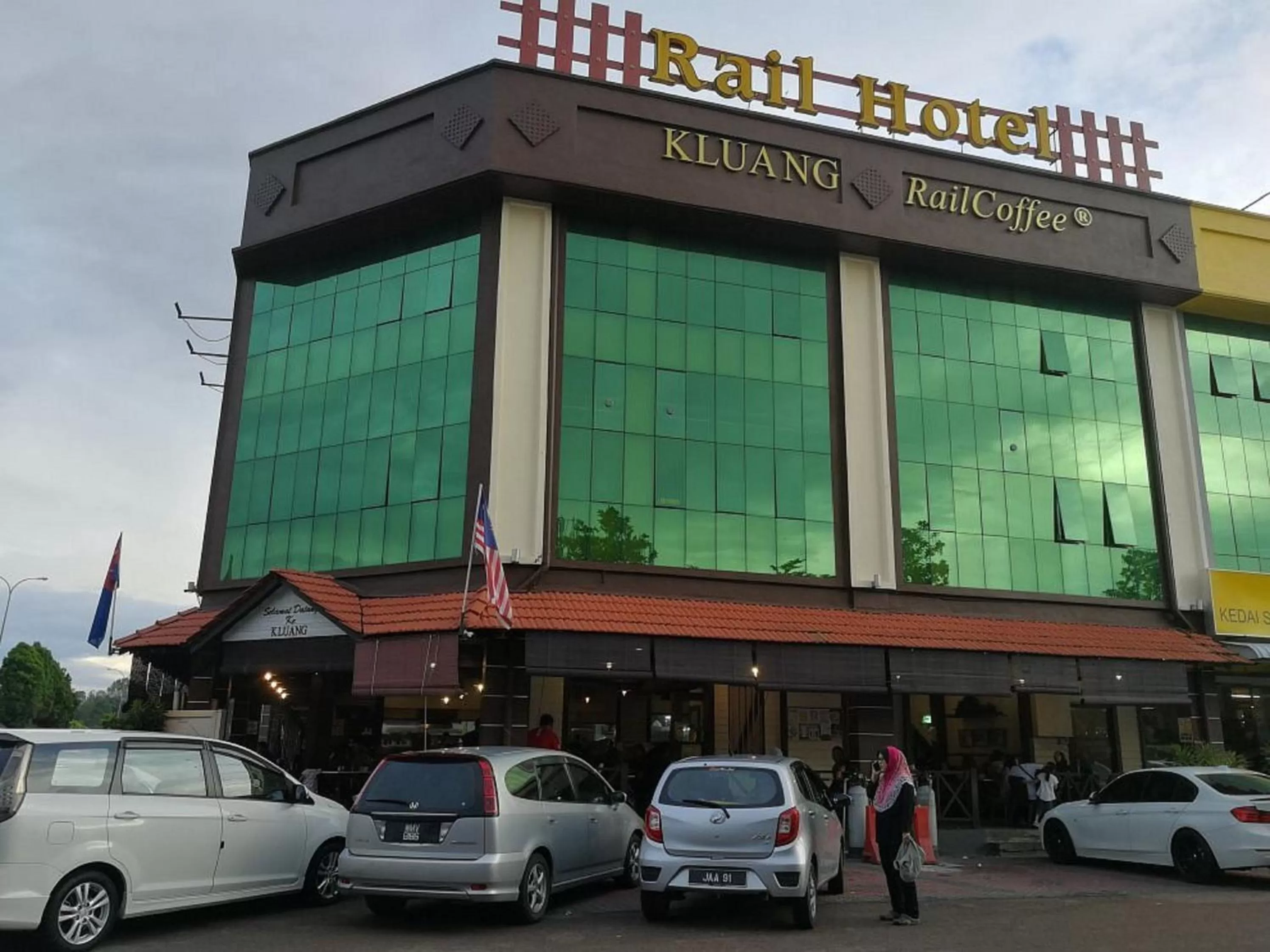 Capital O Rail Hotel