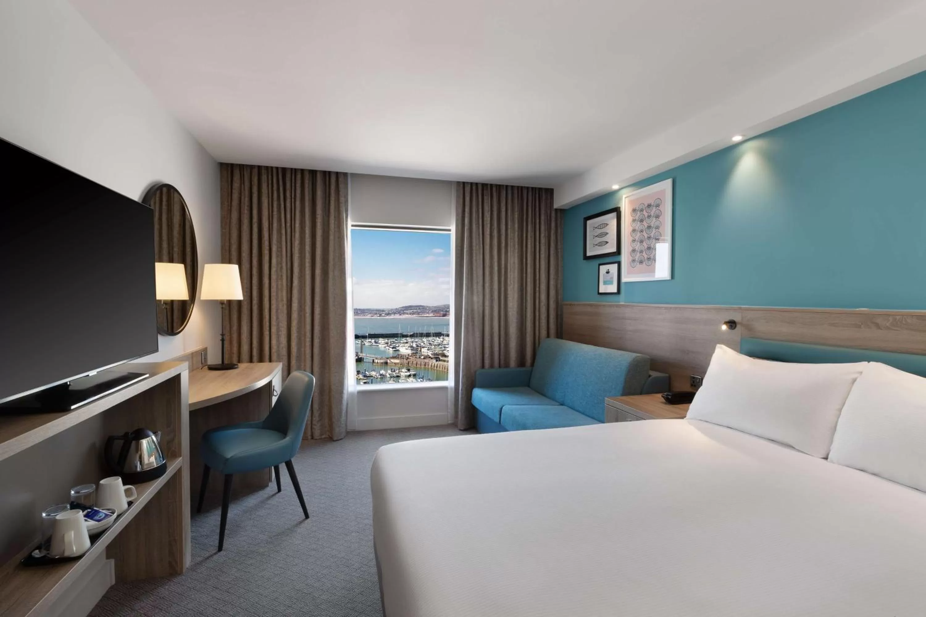 Queen Room with Sofa Bed and Harbor View in Hampton By Hilton Torquay