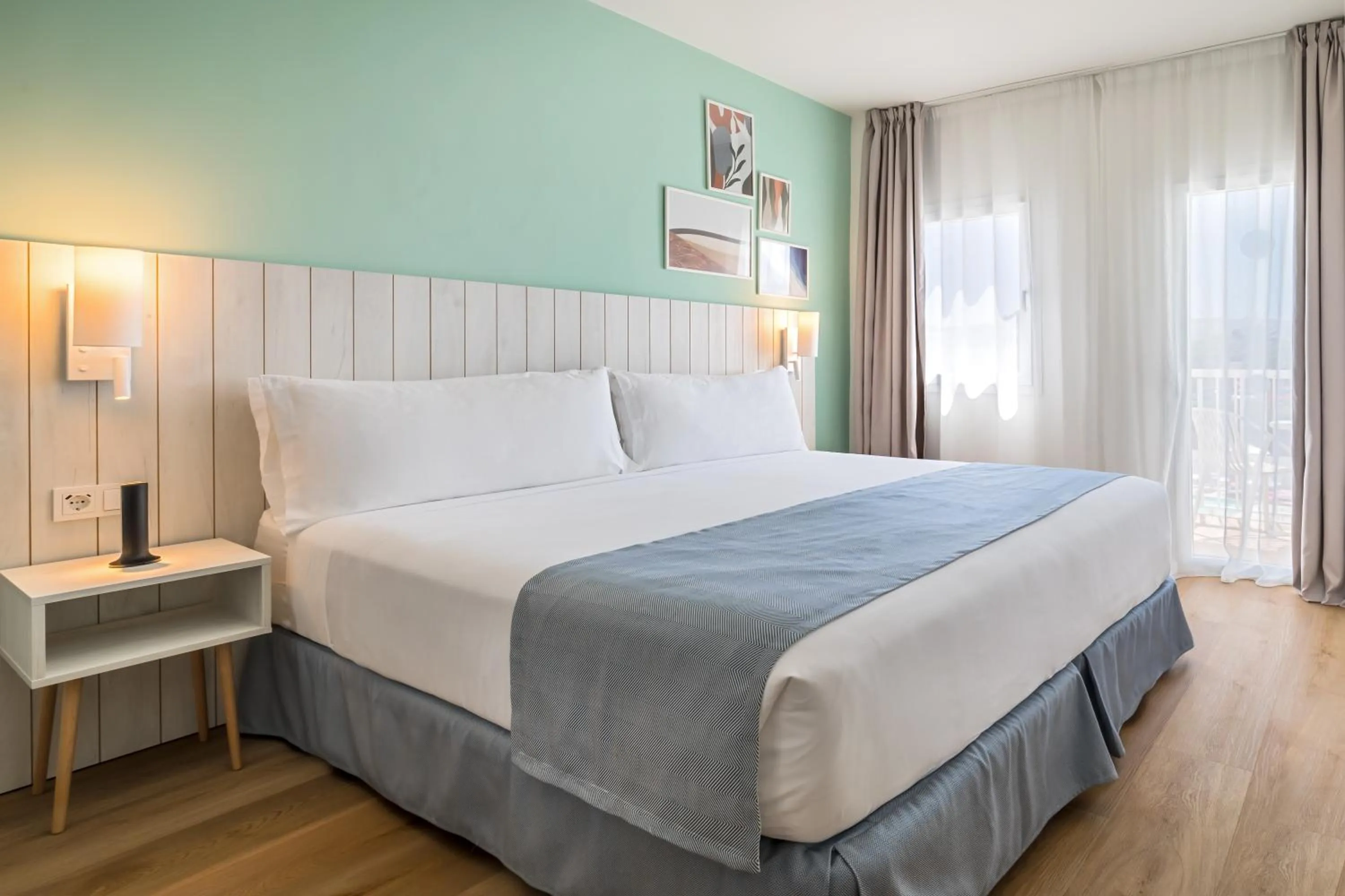 Superior Room (2 Adults + 1 Child) in Barceló Ponent Beach