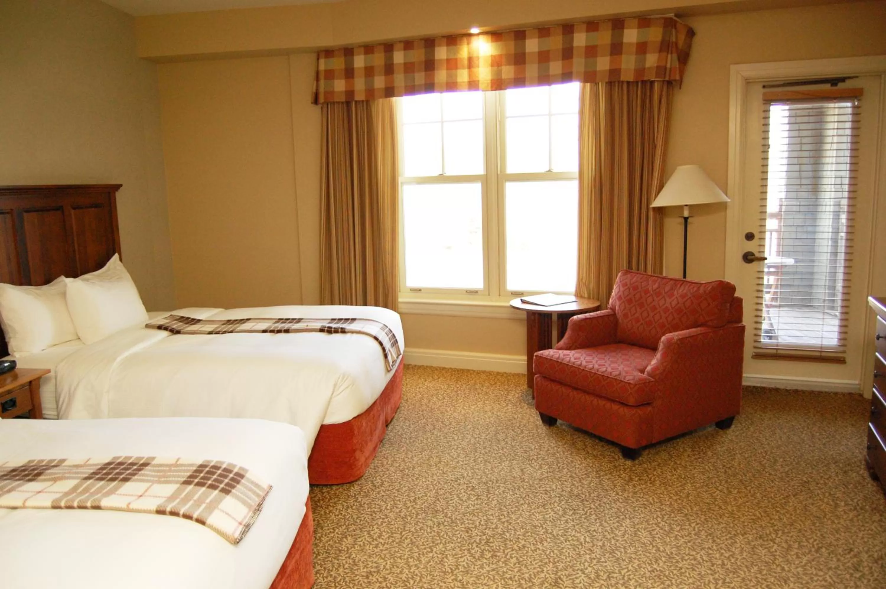 Queen Room with Two Queen Beds - Non-Smoking in Calabogie Peaks Hotel, Ascend Hotel Collection