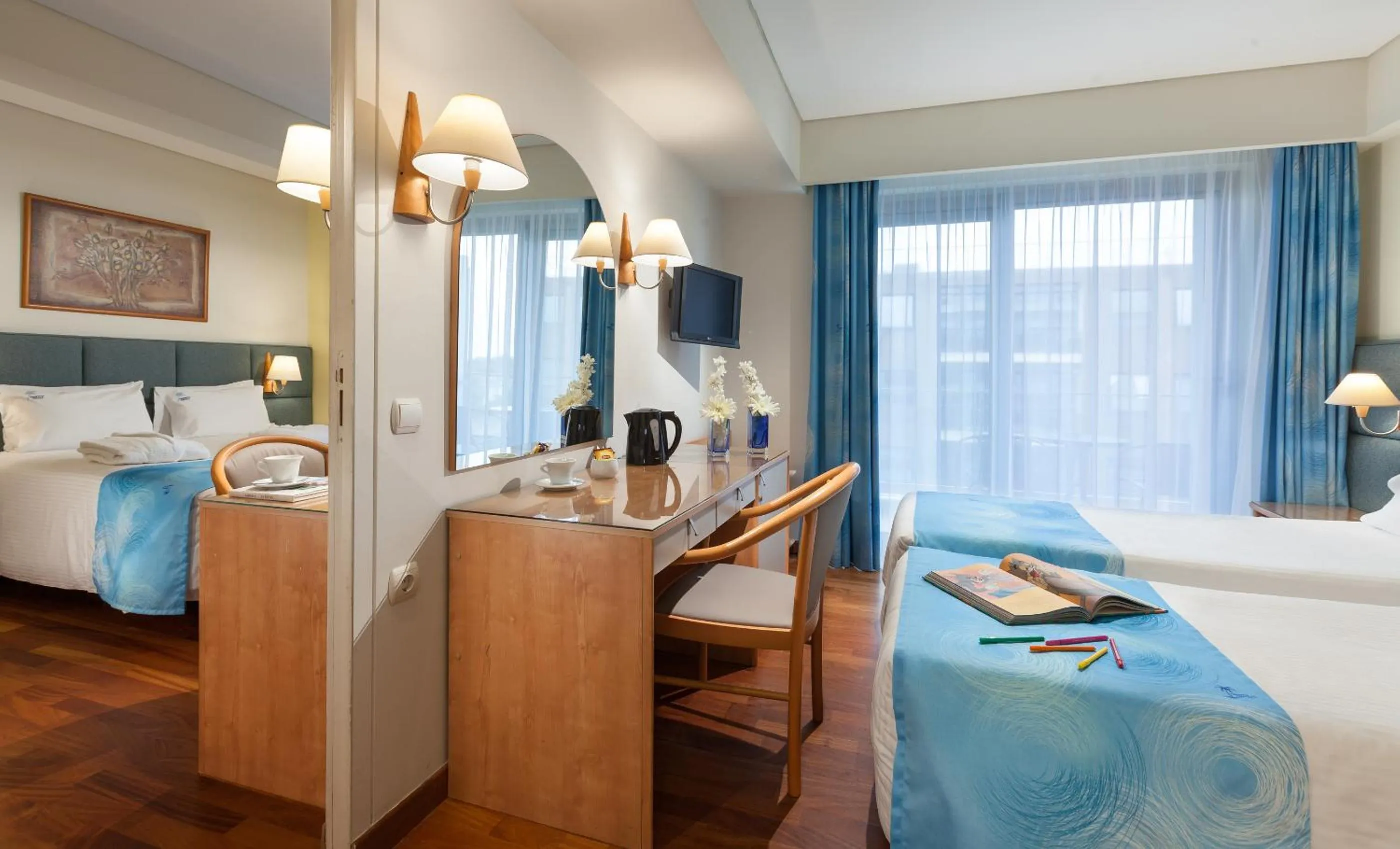 2 Double Rooms with Interconnecting Door in Tropical Hotel