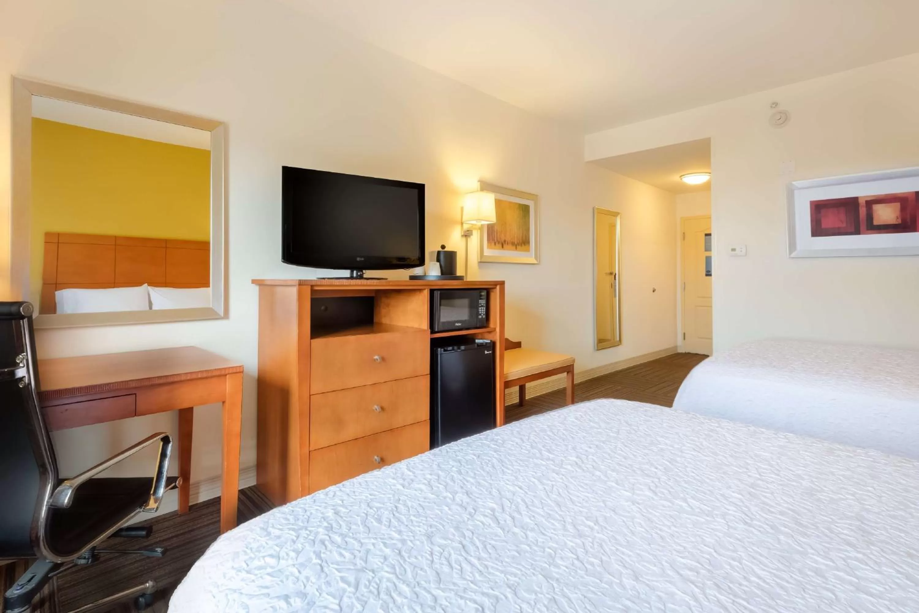 Room with Two Queen Beds - Non-Smoking in Hampton Inn Ringgold-Ft. Oglethorpe
