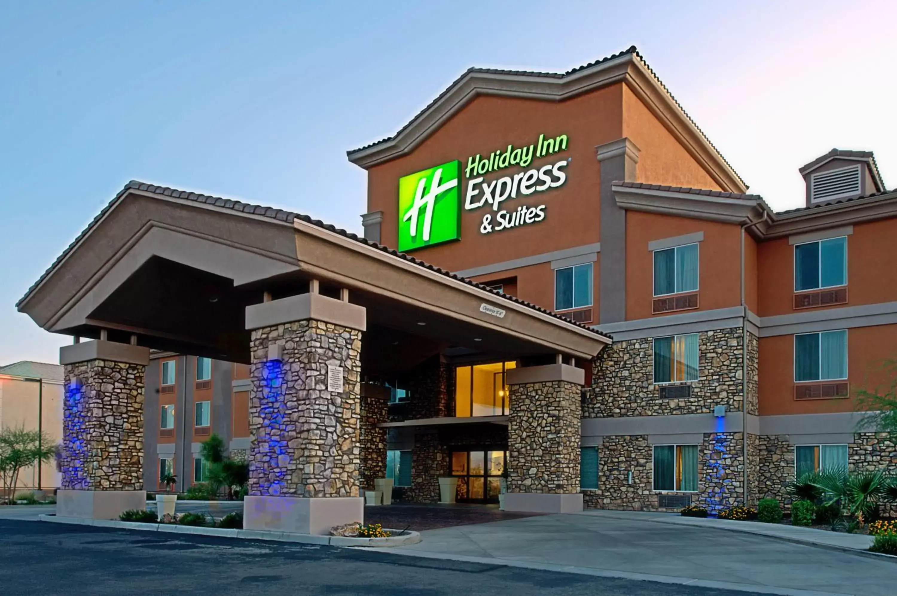 Holiday Inn Express & Suites Tucson by IHG Holiday Inn Express & Suites Tucson by IHG