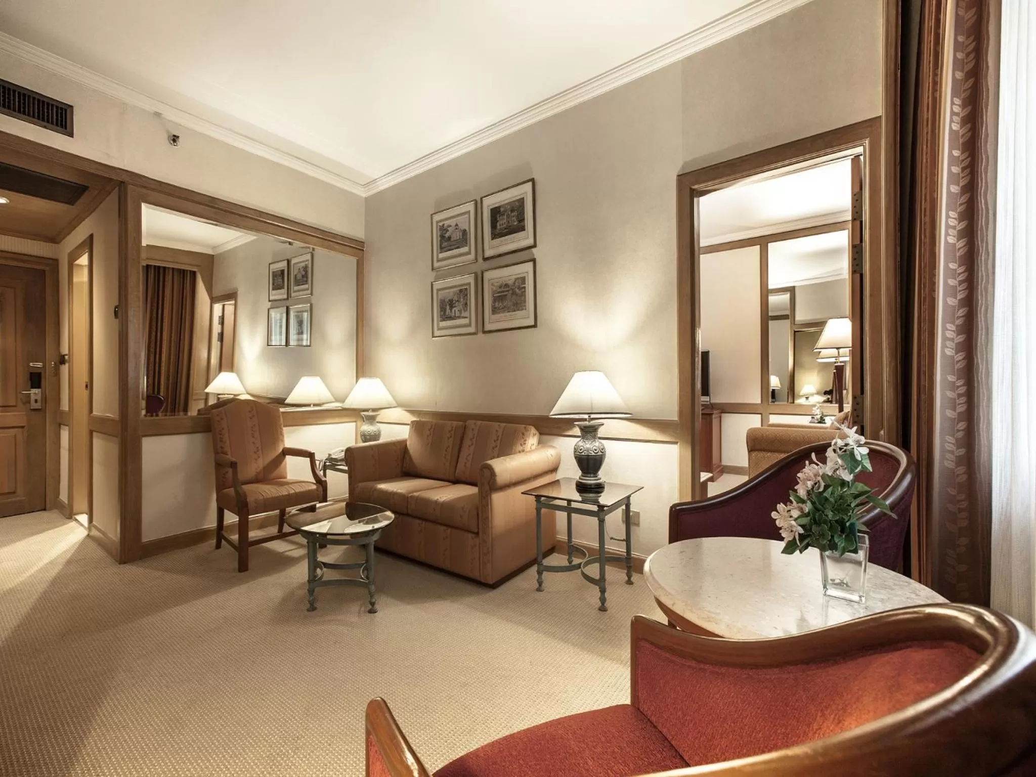 One-Bedroom Suite in Arnoma Hotel Bangkok